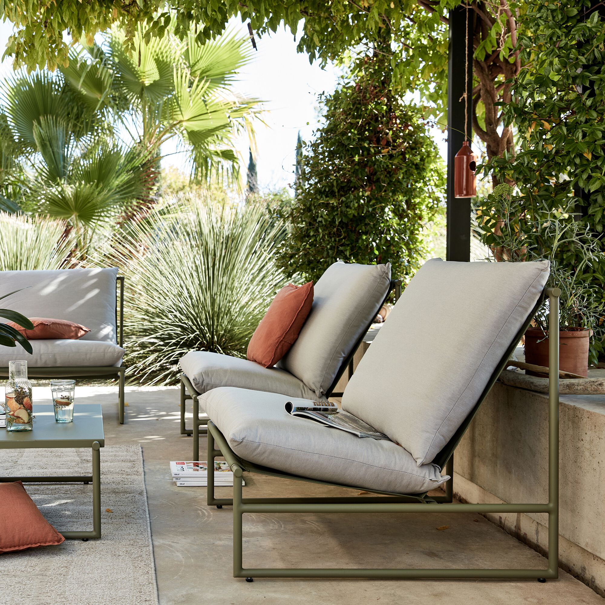 LANTA - Fauteuil de jardin en aluminium - vert cèdre