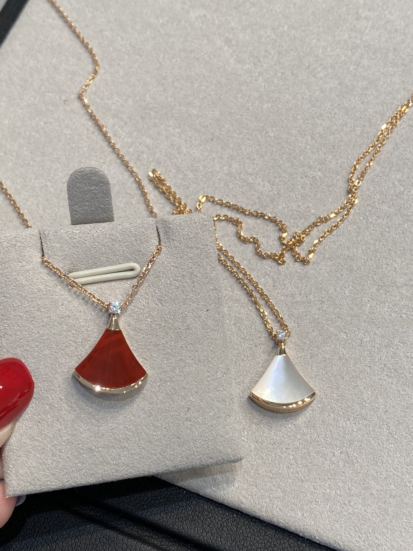 Bvlgari Divas' Dream Rose Gold Necklace - Original Replica Club
