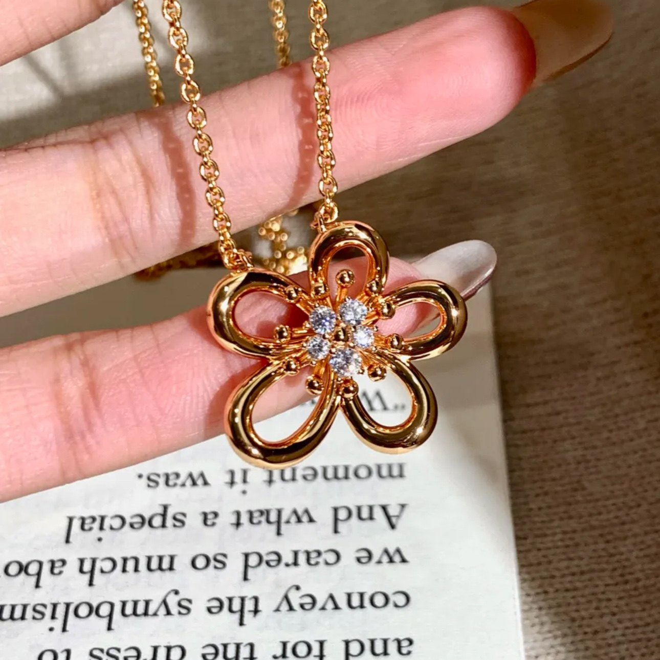 VCA Flowerlace Pendant Necklace - Original Replica Club