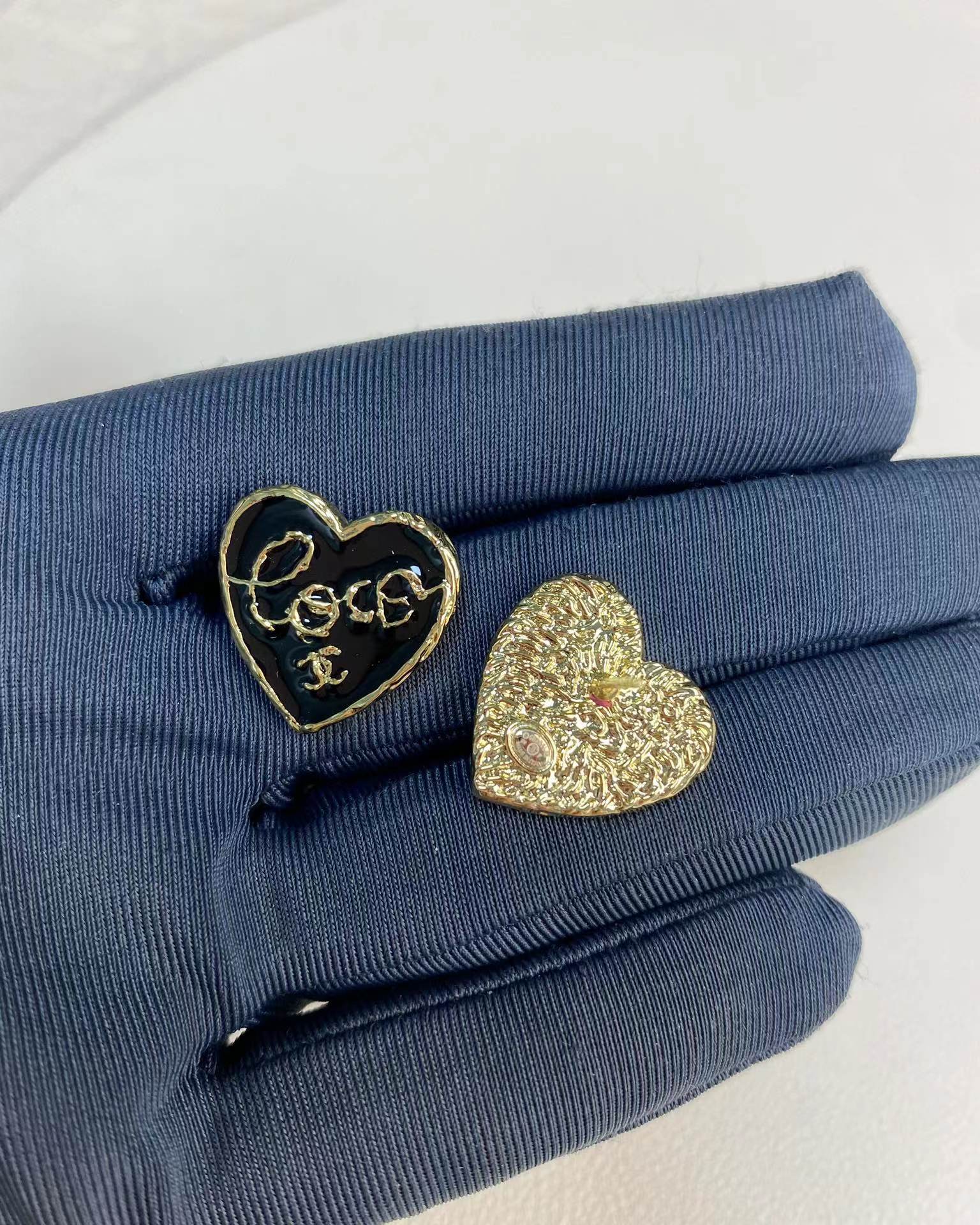 Chanel Black Love Heart Stud Earrings - Original Replica Club