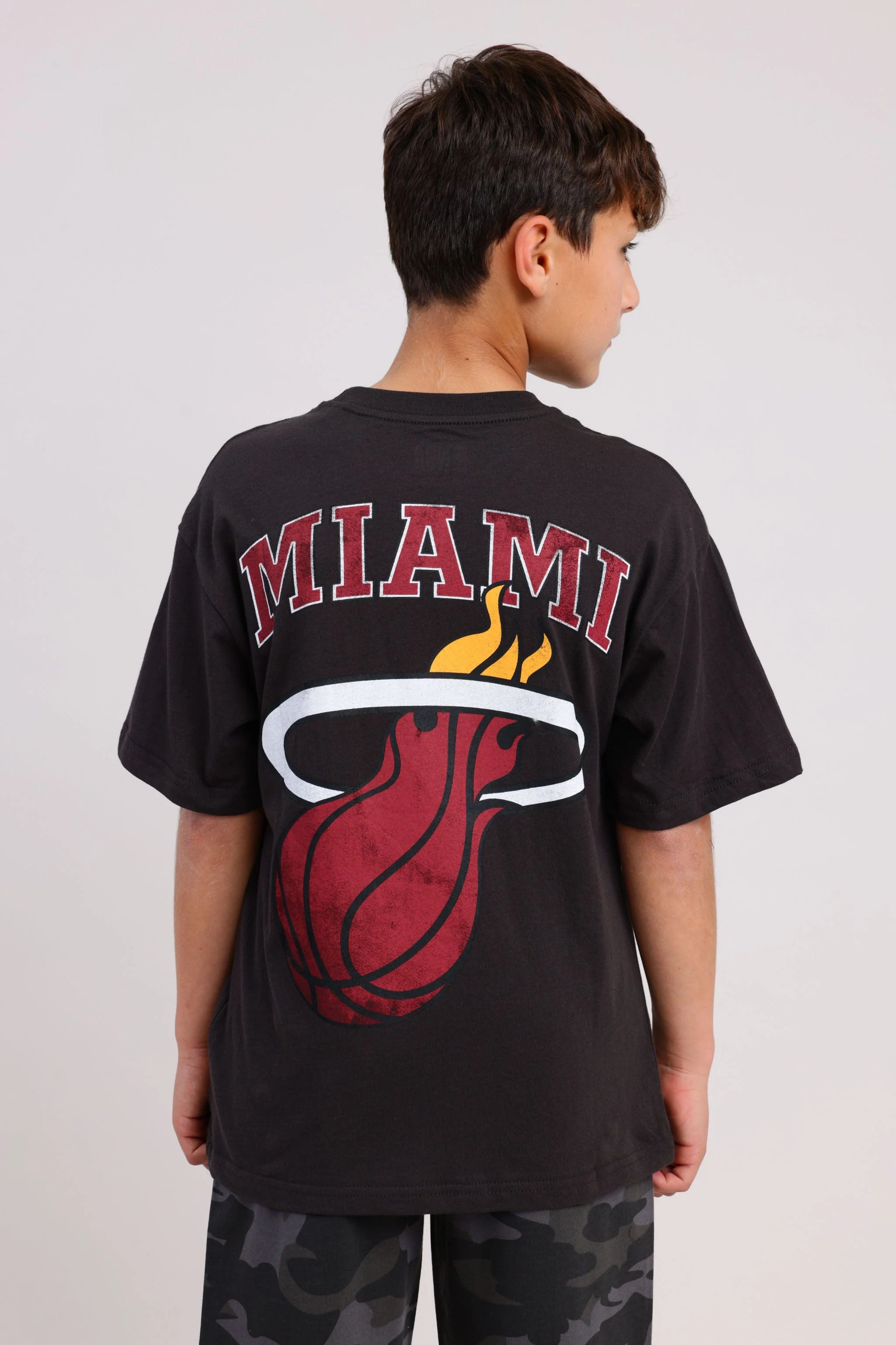 חולצה ממותגת NBA