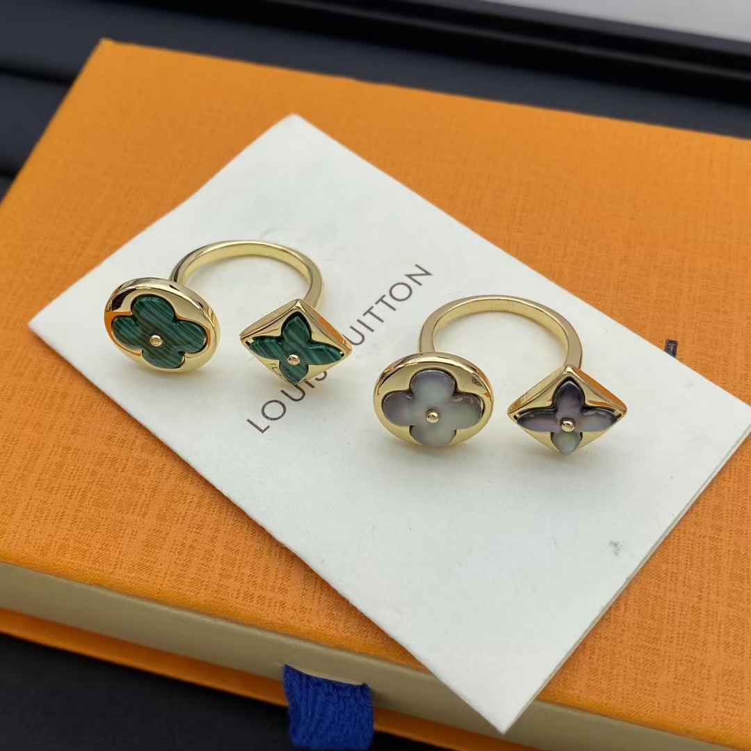 Louis Vuitton Classic Ring - Original Replica Club