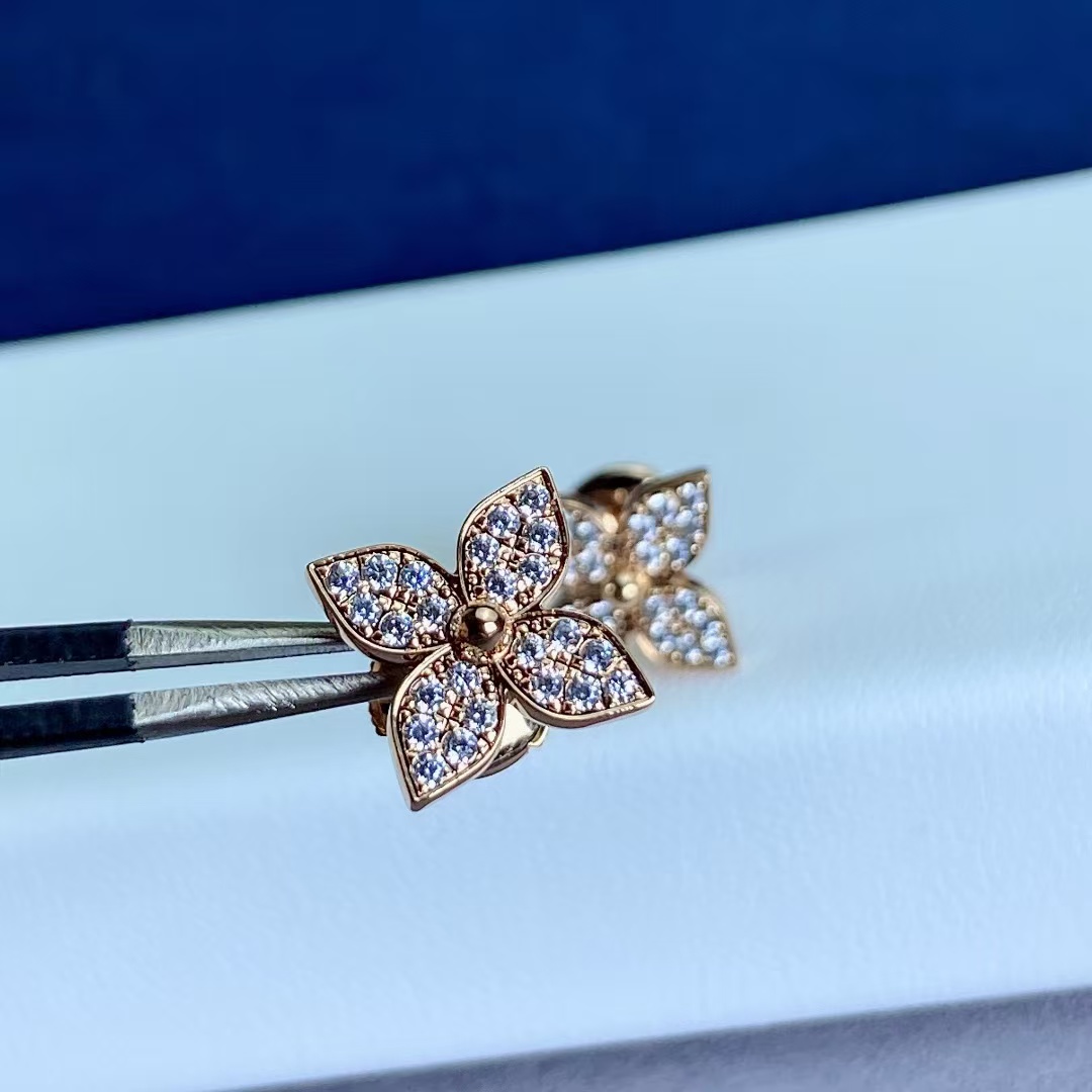 Louis Vuitton Diamond Flower Stud Earrings - Original Replica Club