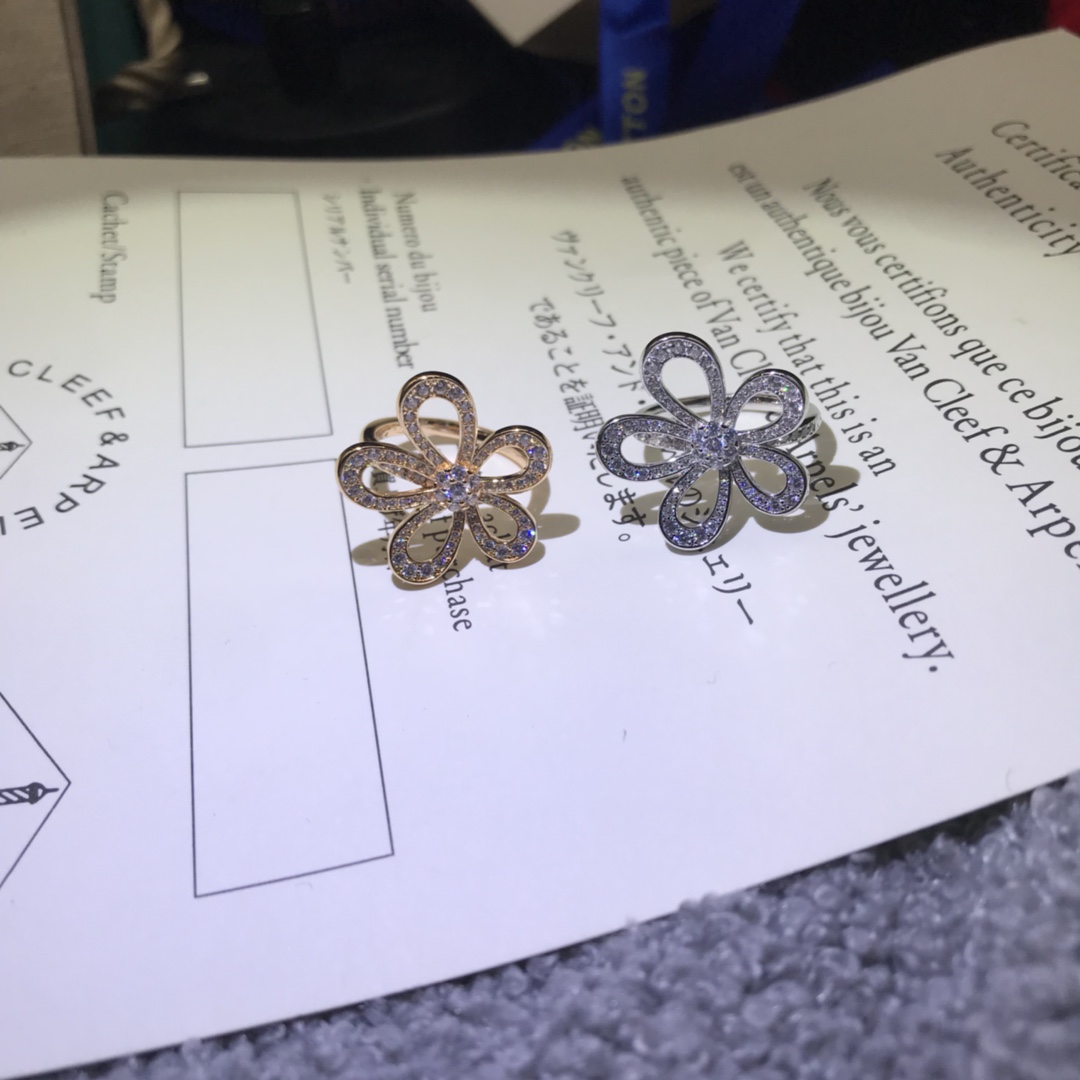 VCA Flowerlace Ring - Original Replica Club