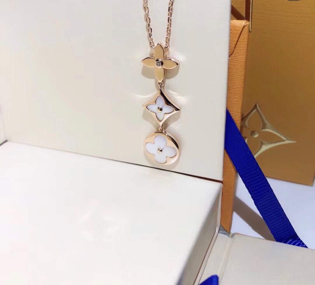 Louis Vuitton White Mother of Pearl 3 Blossom Flowers Necklace - Original Replica Club