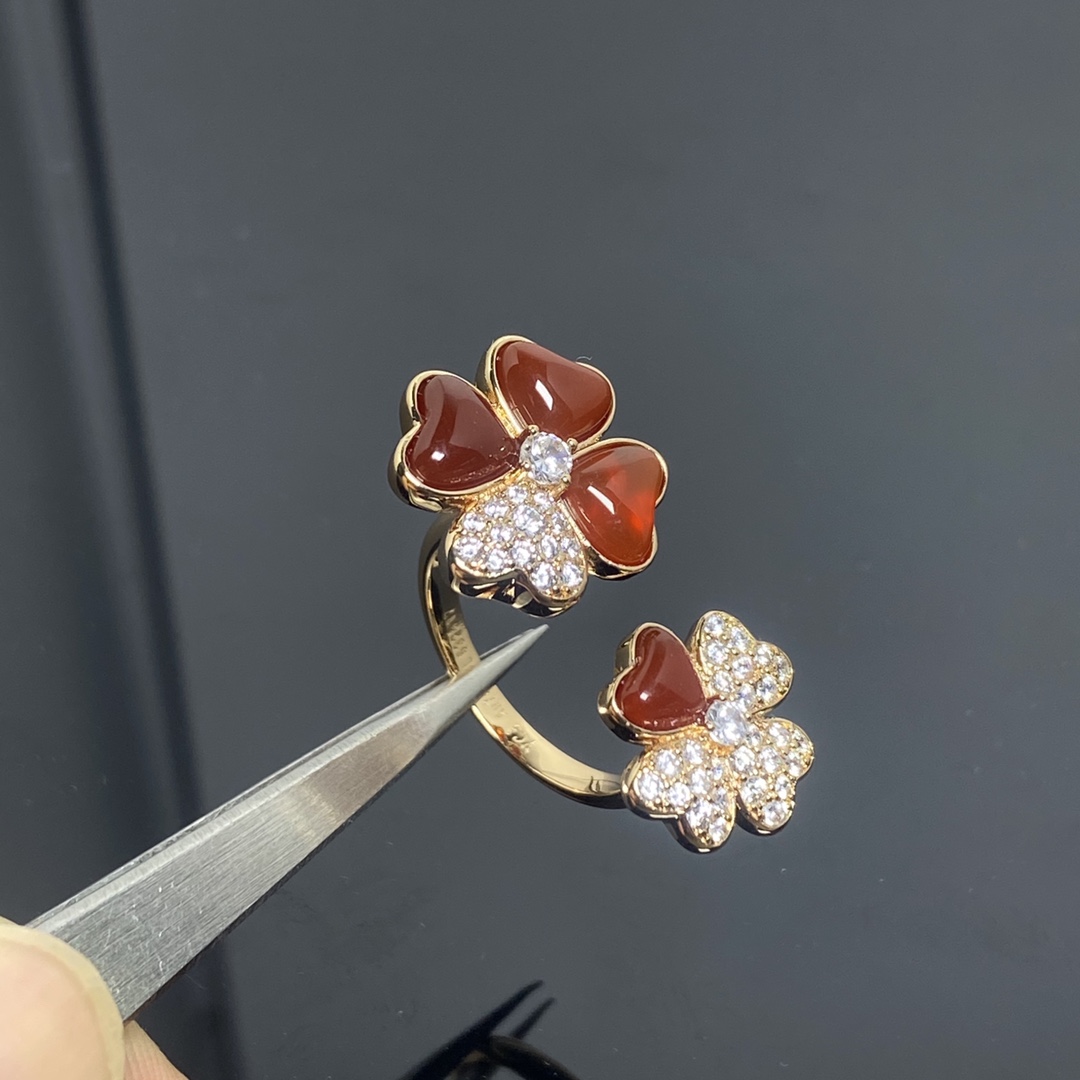 VCA Cosmos Between the Finger Ring - Original Replica Club