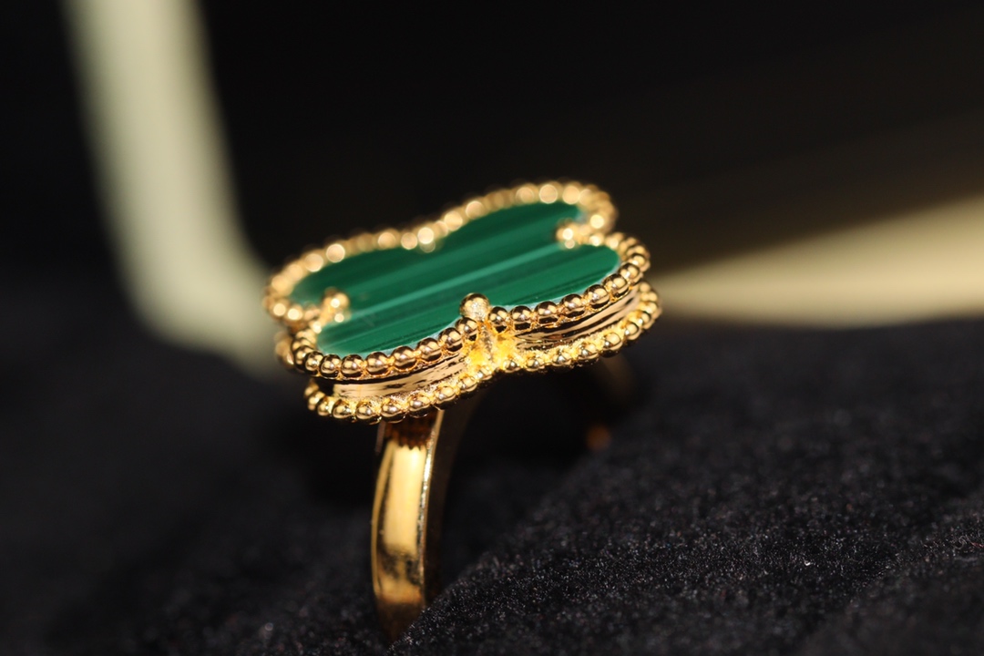 VCA Green Malachite Magic Alhambra Ring - Original Replica Club