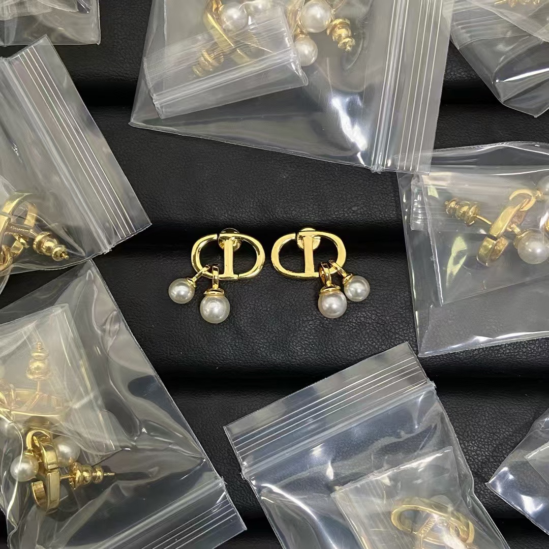 Dior Two Pearls Drop Earrings - Original Replica Club