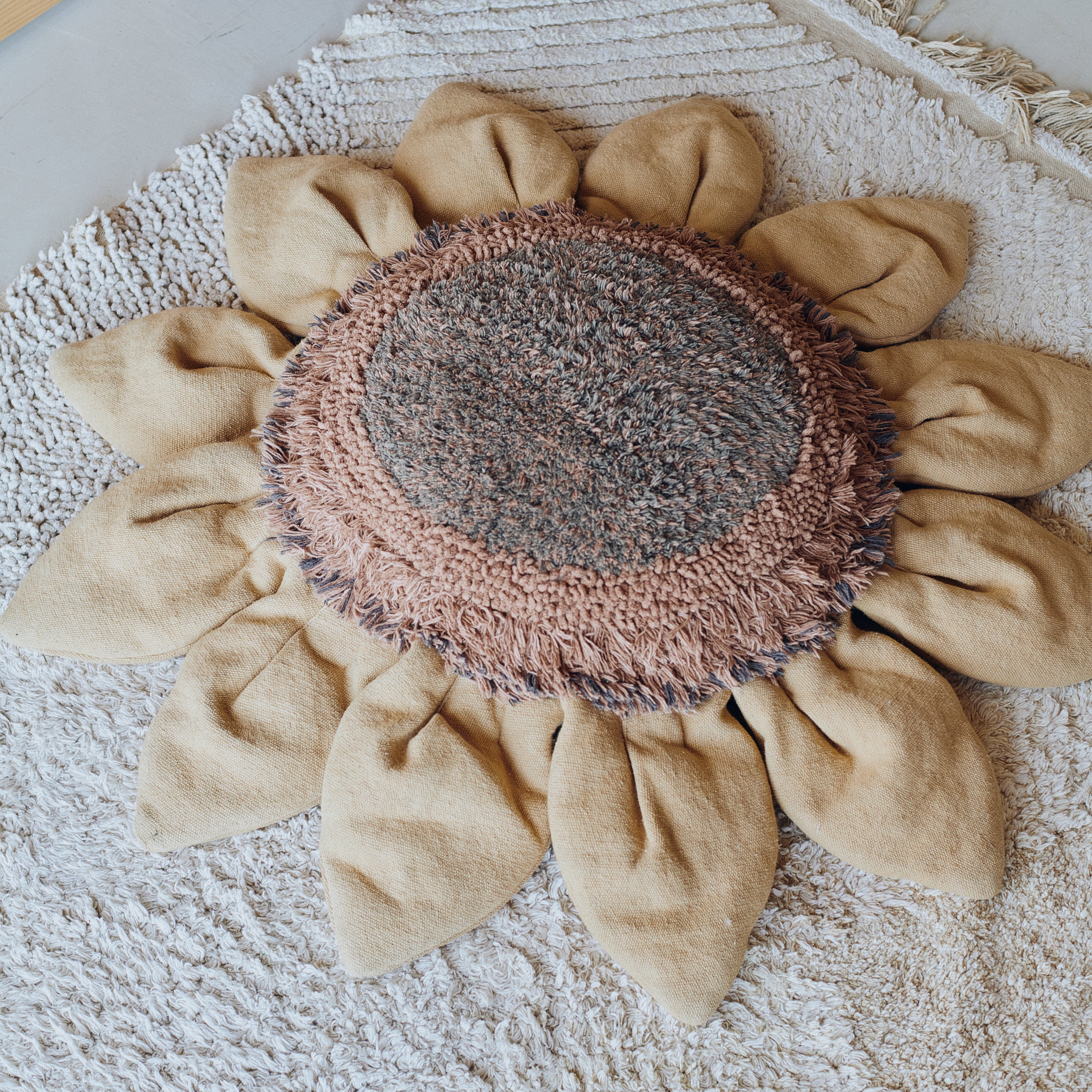 Lorena Canals Farm Vloerkussen - Zonnebloem