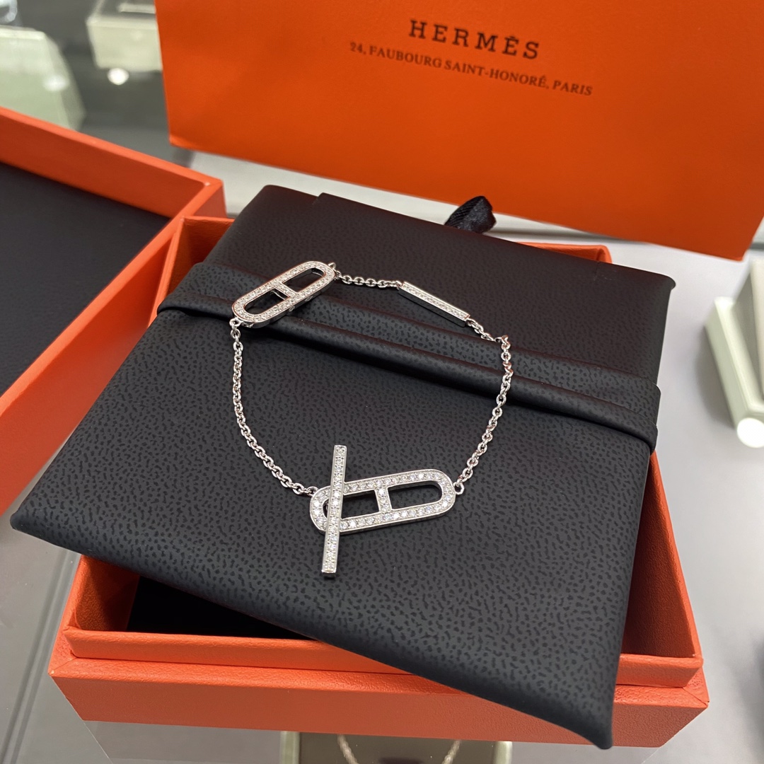 Hermes Diamond Paved Pig Nose Bracelet - Original Replica Club