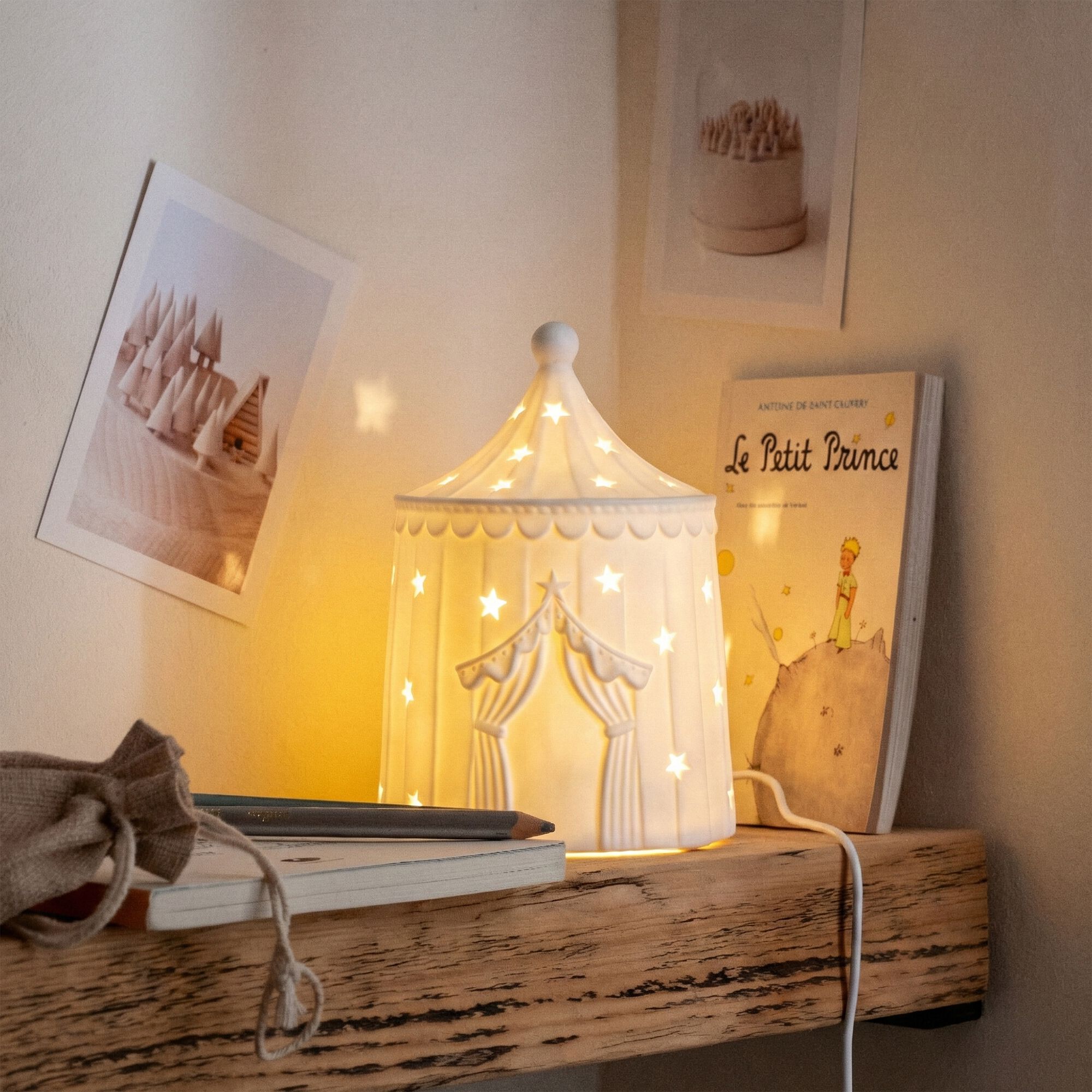 Parade - Lampe à poser électrifié forme chapiteau en porcelaine H20cm - blanc