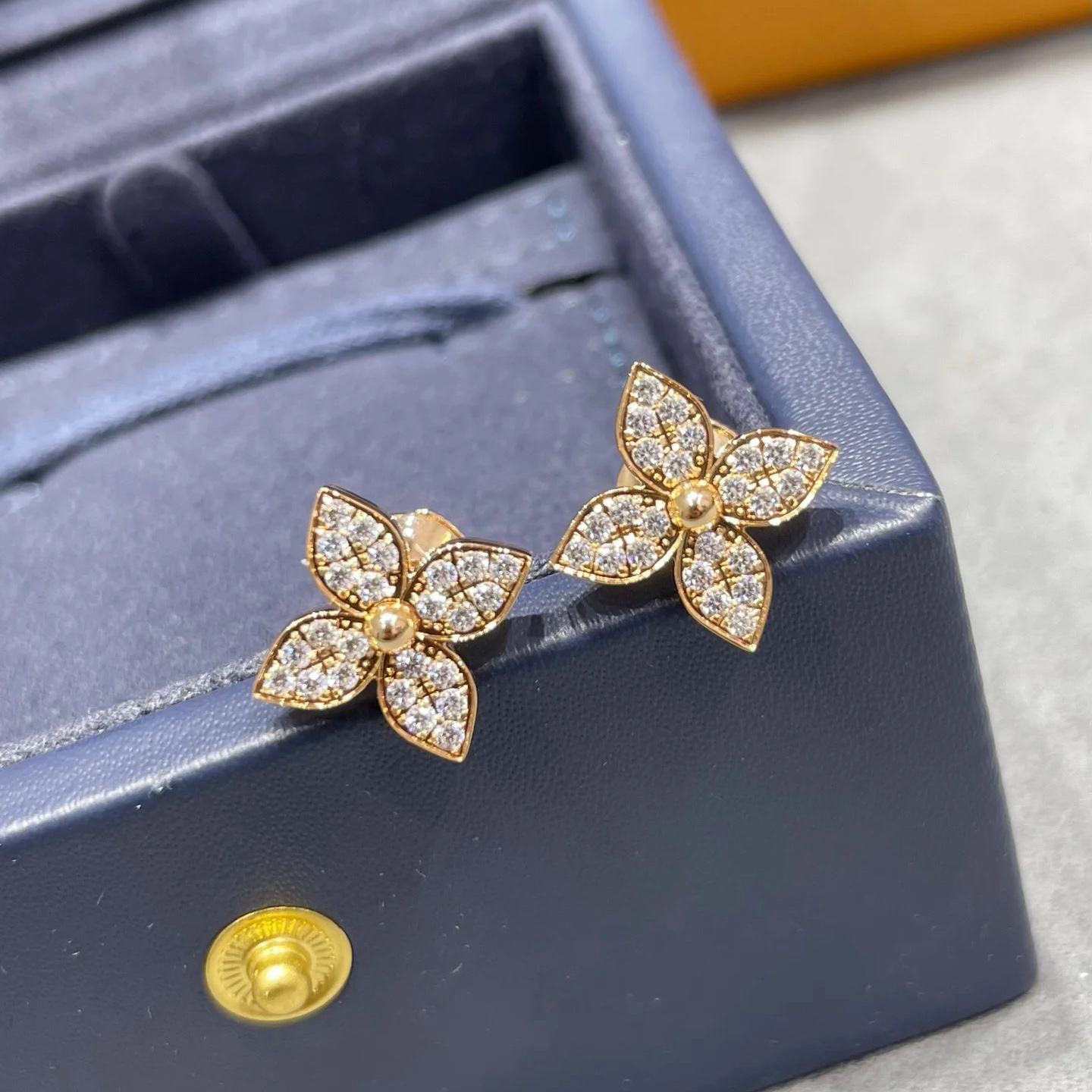 Louis Vuitton Diamond Flower Stud Earrings - Original Replica Club