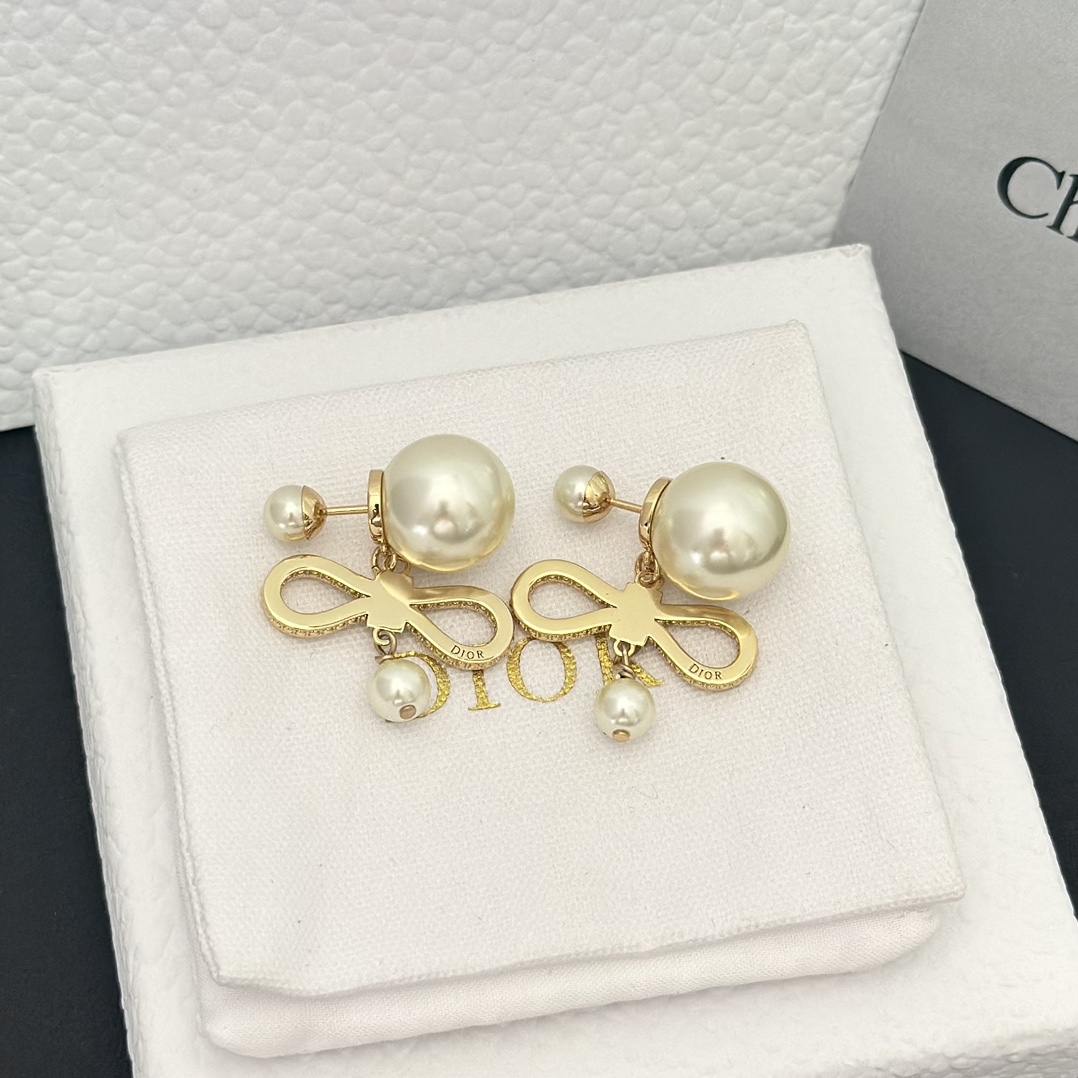 Dior Bow Pearl Earrings - Original Replica Club