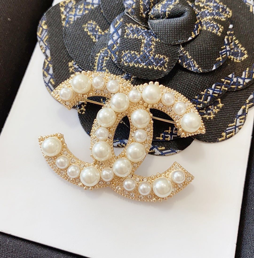 Chanel Vintage Light Gold Pearl CC Brooch - Original Replica Club