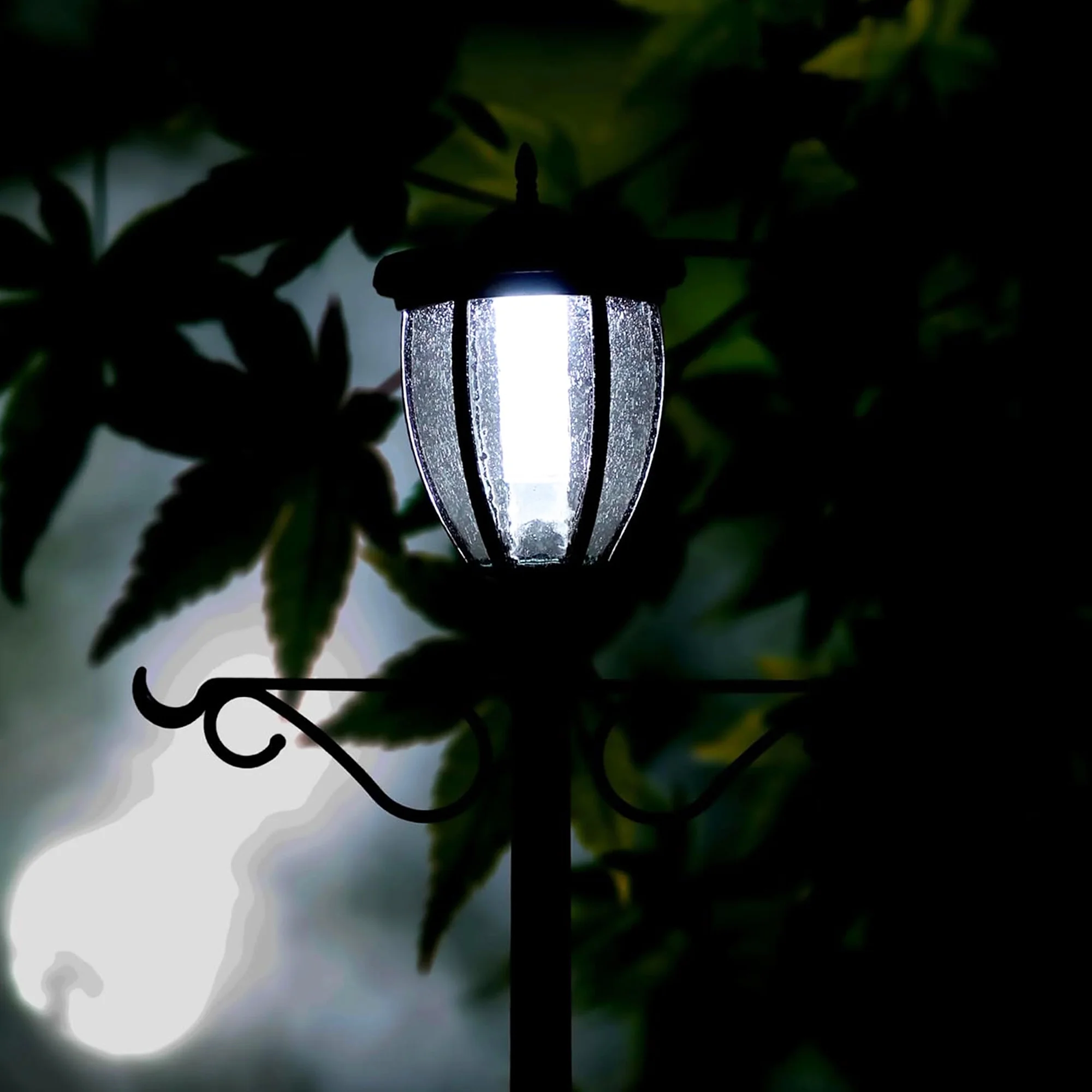 Sun-Ray Kenwick 7 Foot Single Head Solar Lamp Post & Planter, Bronze - Image 5