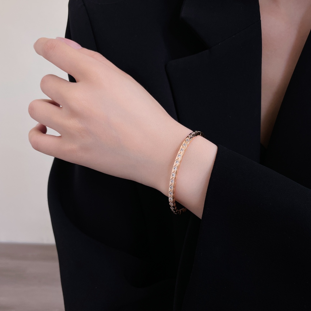 Chanel Coco Crush Full Diamond Paved Bangle Bracelet - Narrow Version - Original Replica Club