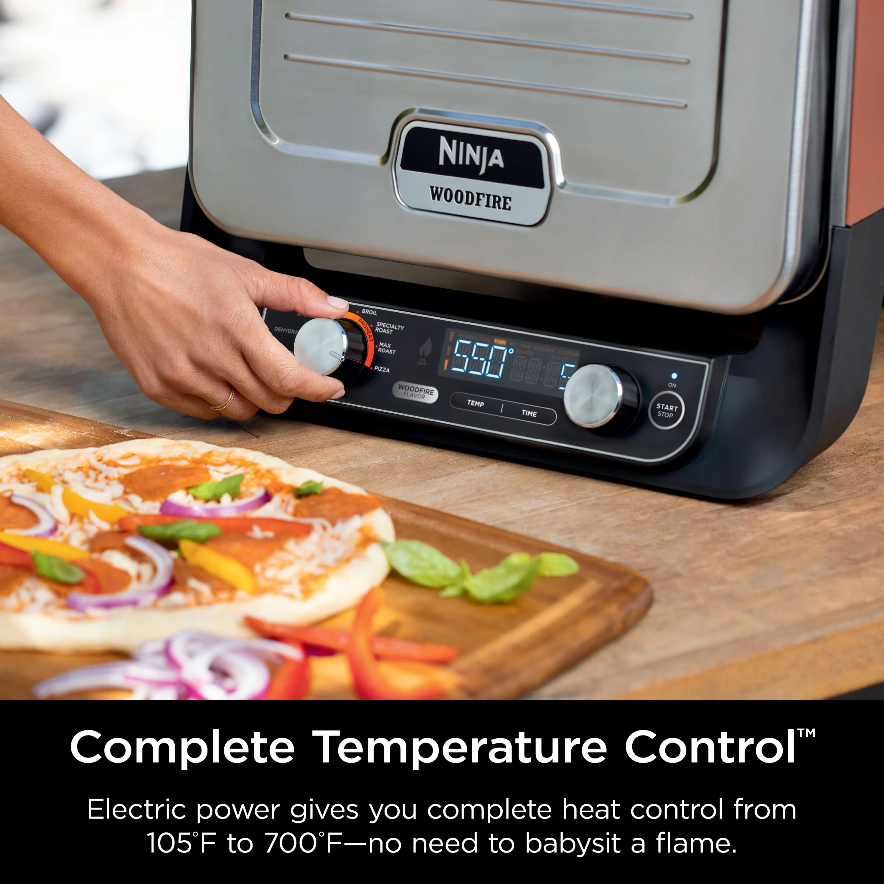 Ninja Woodfire? Pizza Oven, 8-in-1 outdoor oven, 5 Pizza Settings, Ninja Woodfire? Technology, up to 700-F heat, BBQ smoker, electric - Image 11