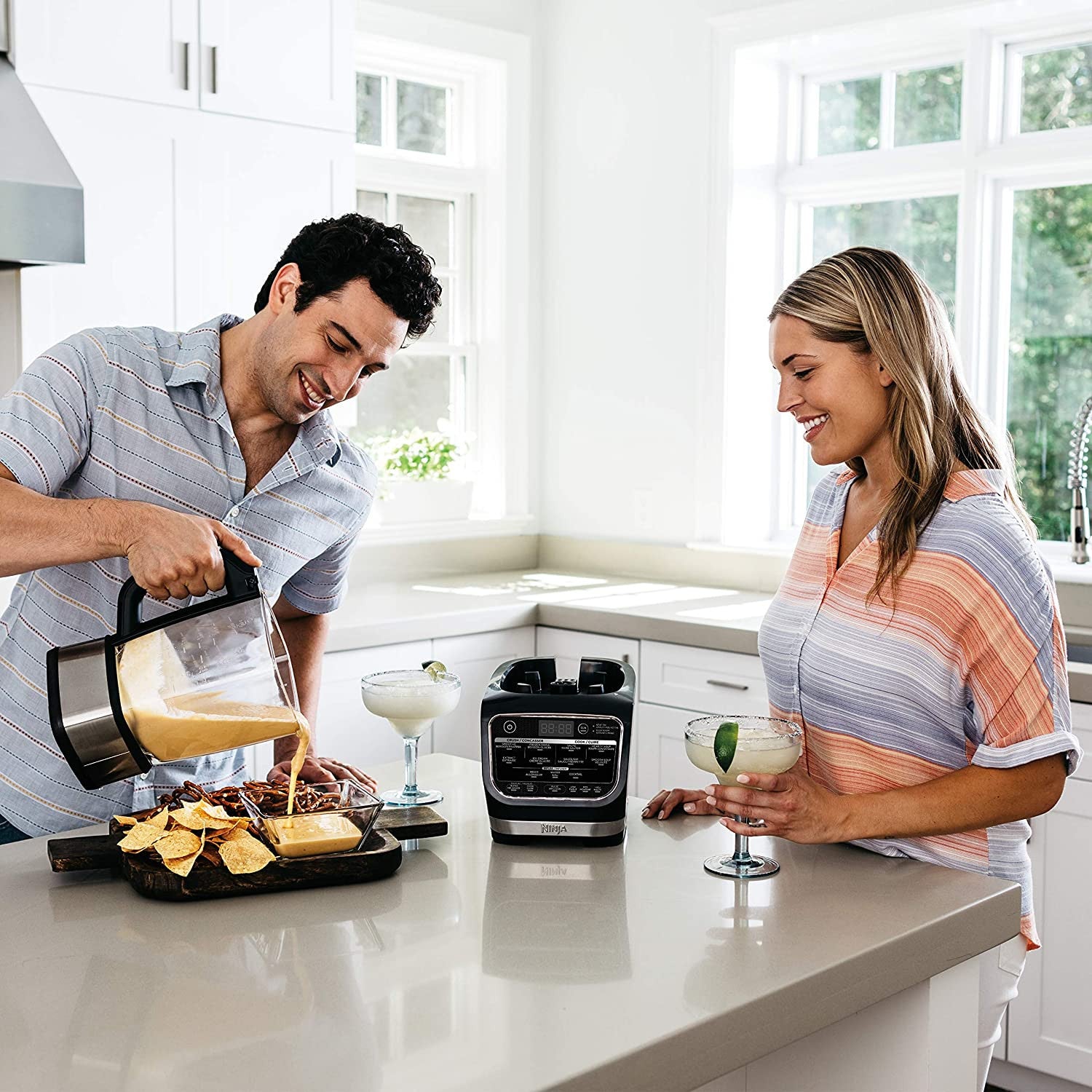 Ninja Foodi Cold & Hot Blender With 1400 Peak Watts Nonstick Glass Pitcher (HB152), 64 oz, Black