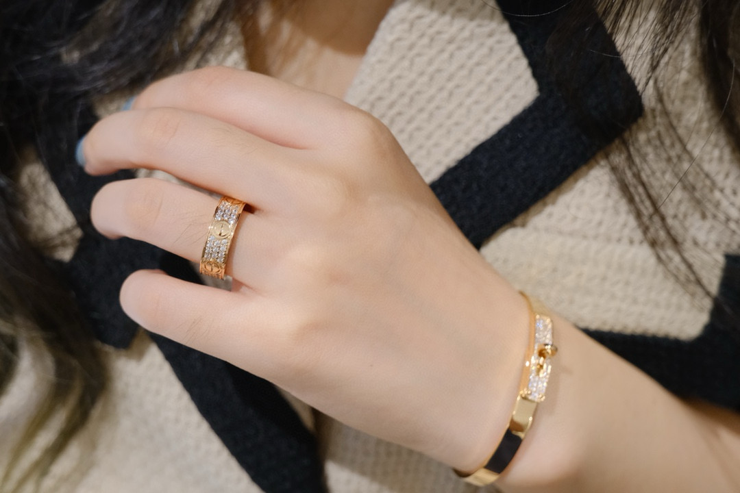 Hermes Kelly Pave Bracelet Bangle - Original Replica Club