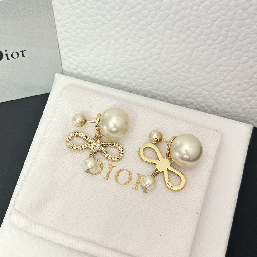 Dior Bow Pearl Earrings - Original Replica Club