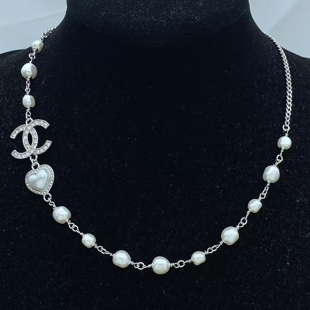 Chanel Half Silver Chain Half Pearl Necklace - Original Replica Club
