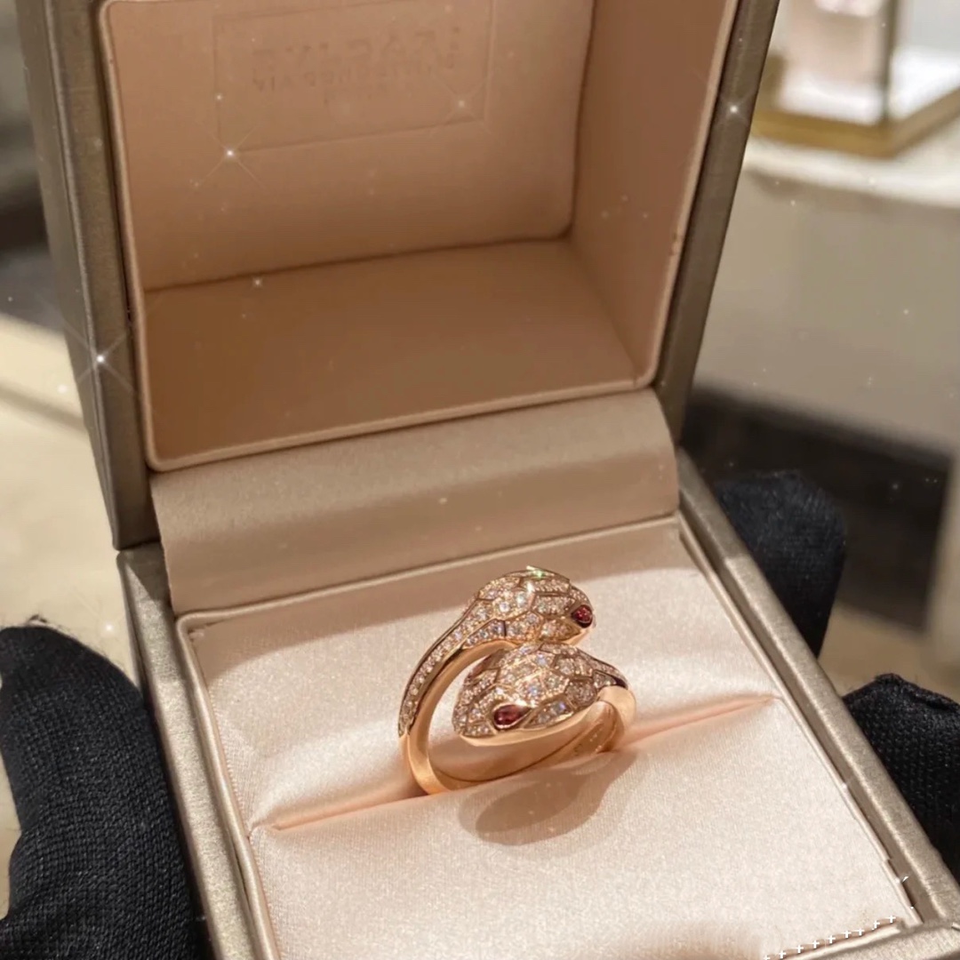 Bvlgari Full Diamond Paved Serpenti Viper Ring - Original Replica Club