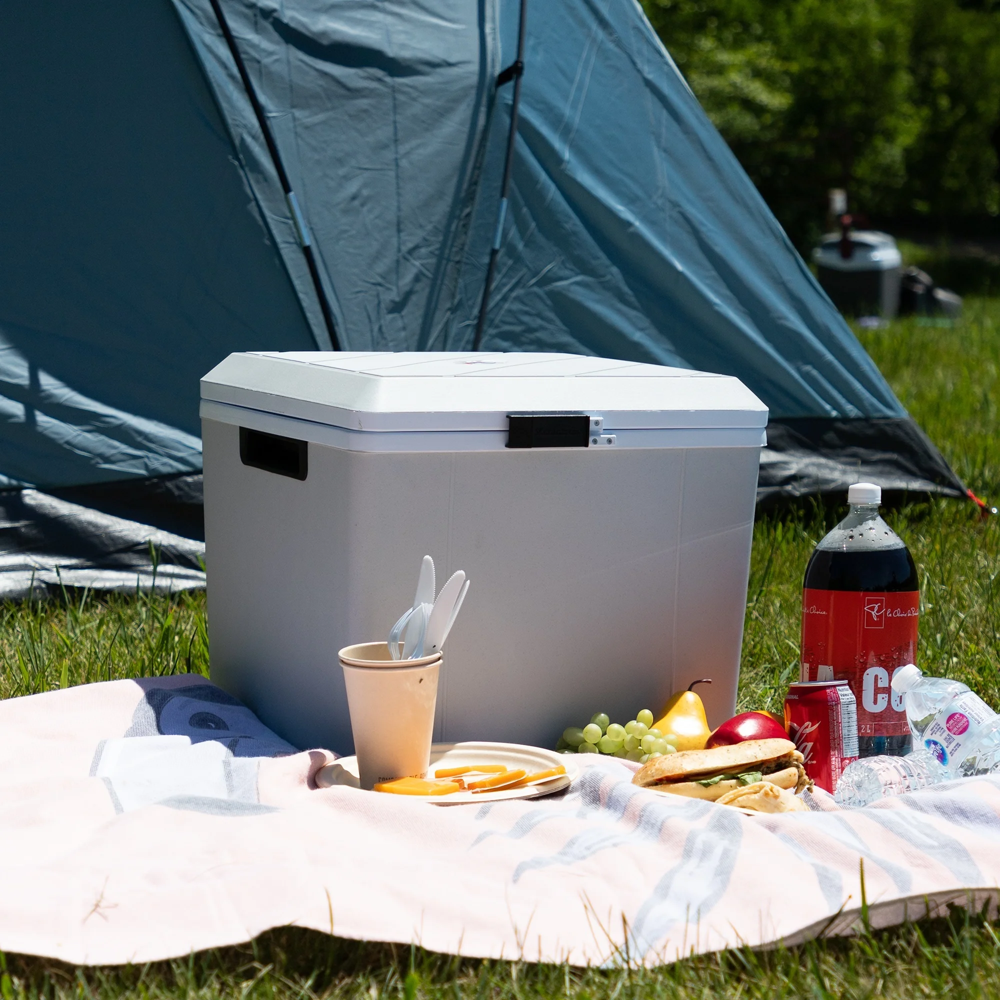 Koolatron 12V Electric Cooler/Warmer 27L (29 qt), Two-Way Design, Gray - Image 4