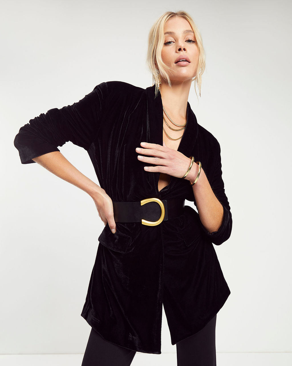 Chicest Pocketed Velvet Blazer - Black - Se7enfashion