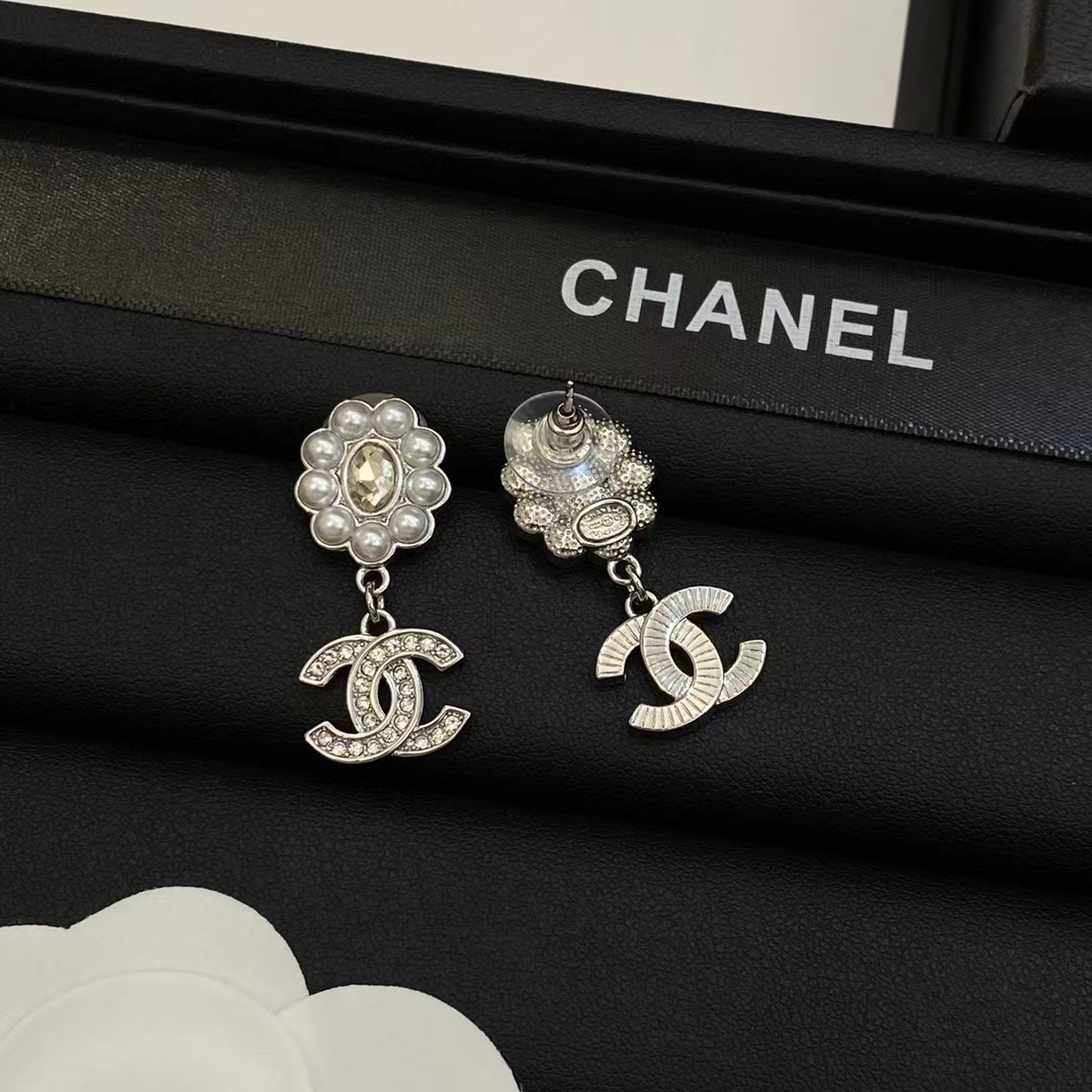 Chanel Pearl Flower Stud Earrings - Original Replica Club