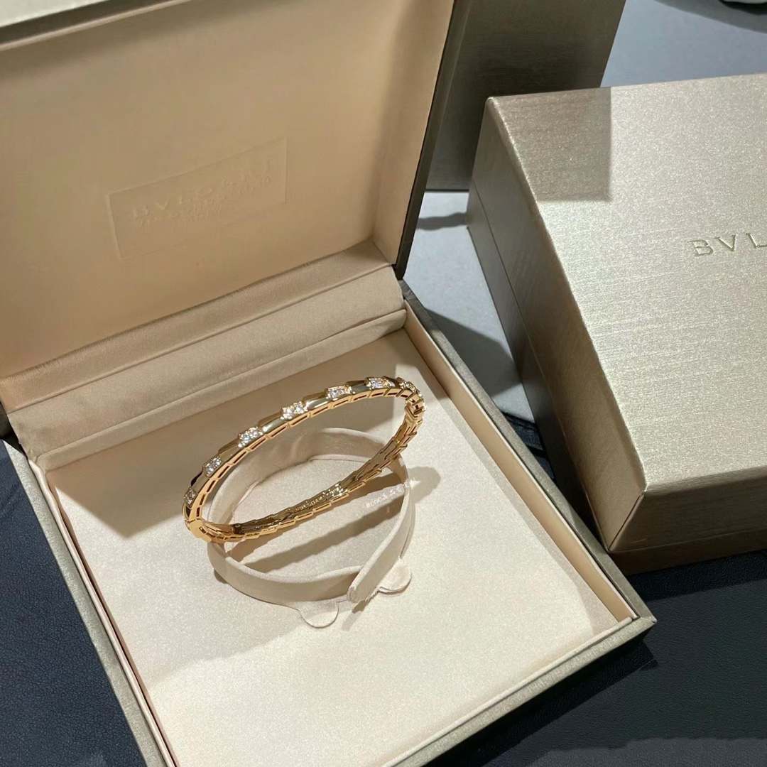 Bvlgari Diamond Paved Serpenti Viper Bracelet Bangle - Original Replica Club