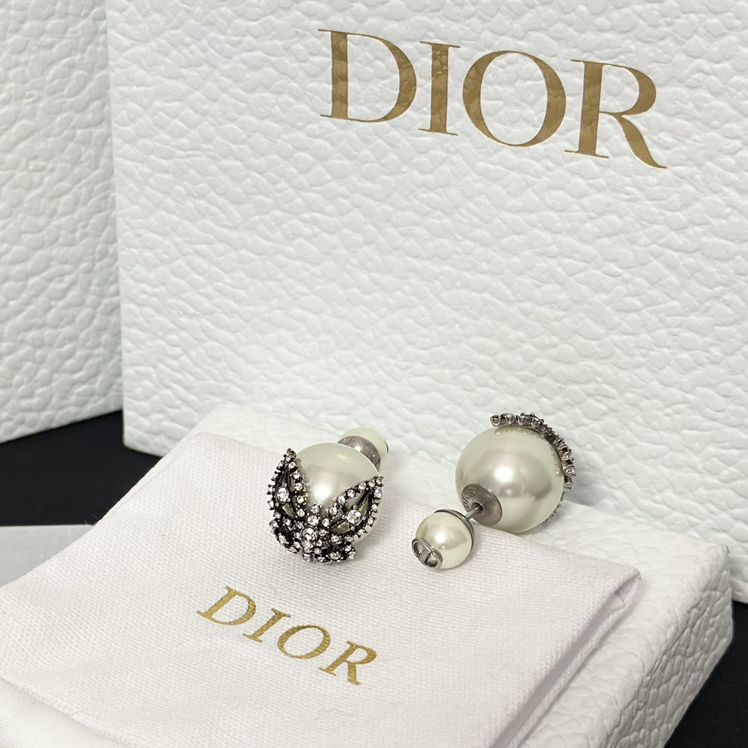 Dior Butterfly Paved on Pearl Stud Earrings - Original Replica Club