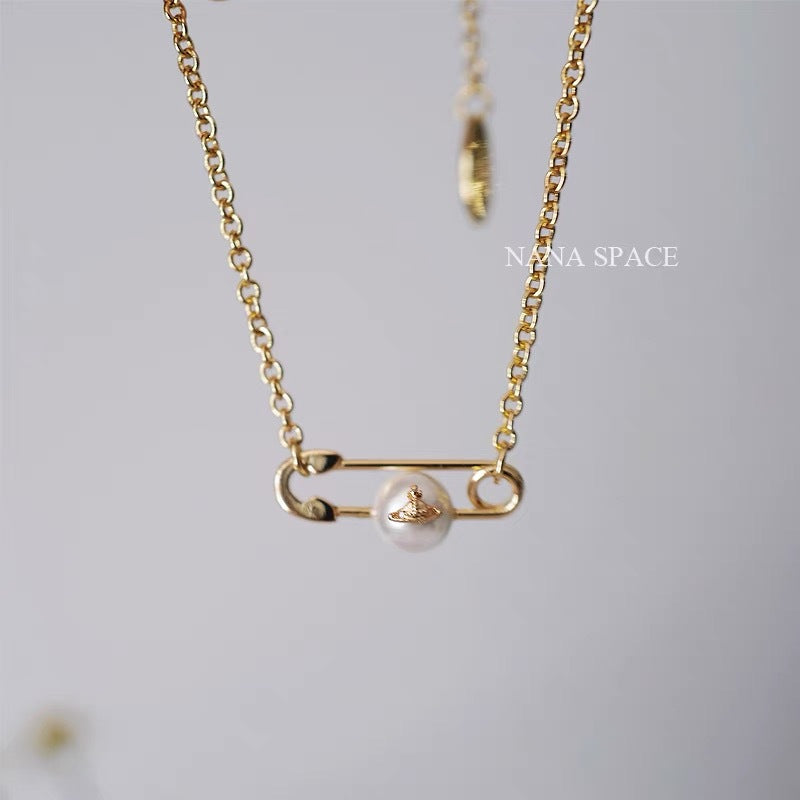 Vivienne Westwood Paperclip With A Pearl Pendant Necklace - Original Replica Club