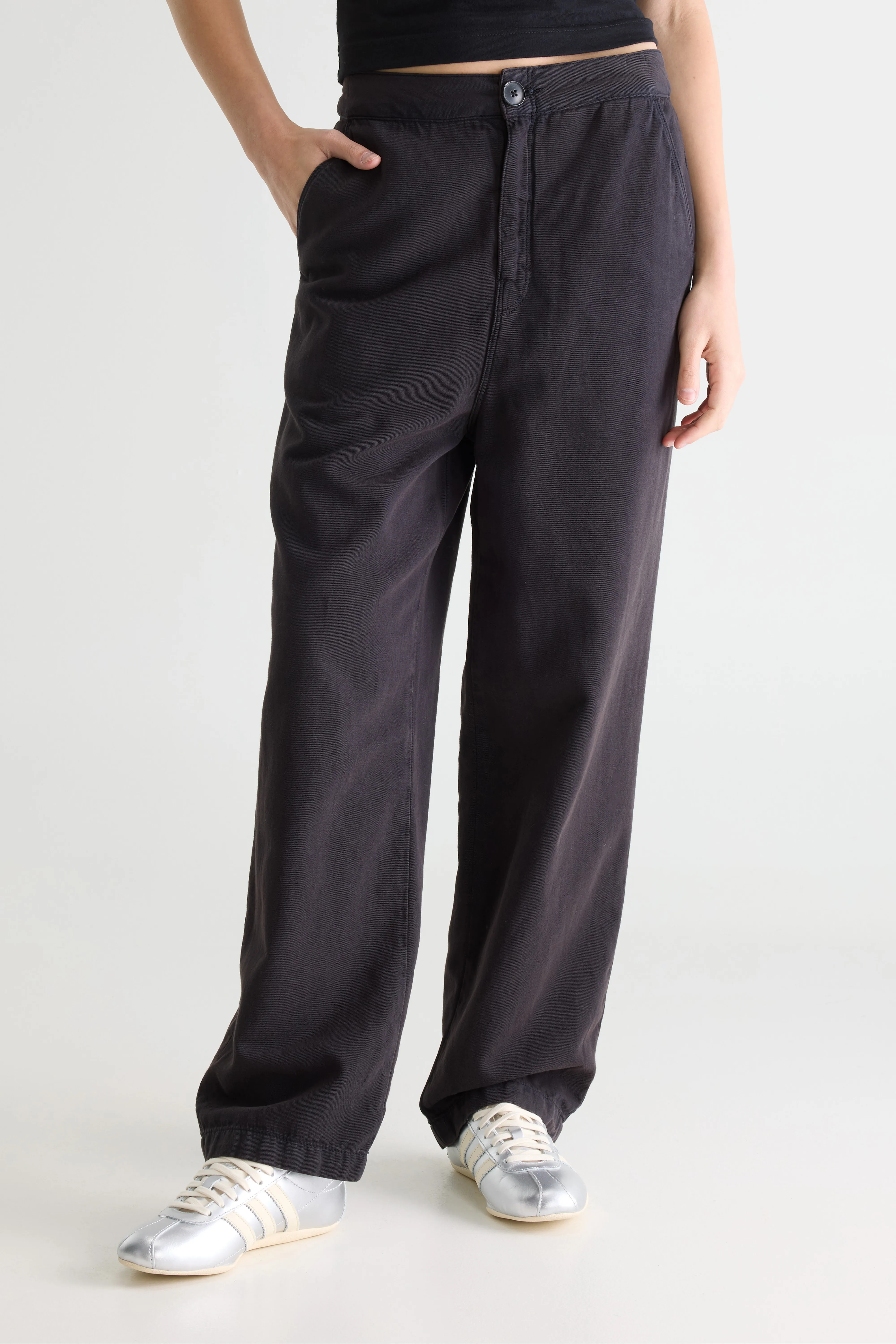 Bellerose Pasop off-black relaxed trousers (252 / W / OFF BLACK)