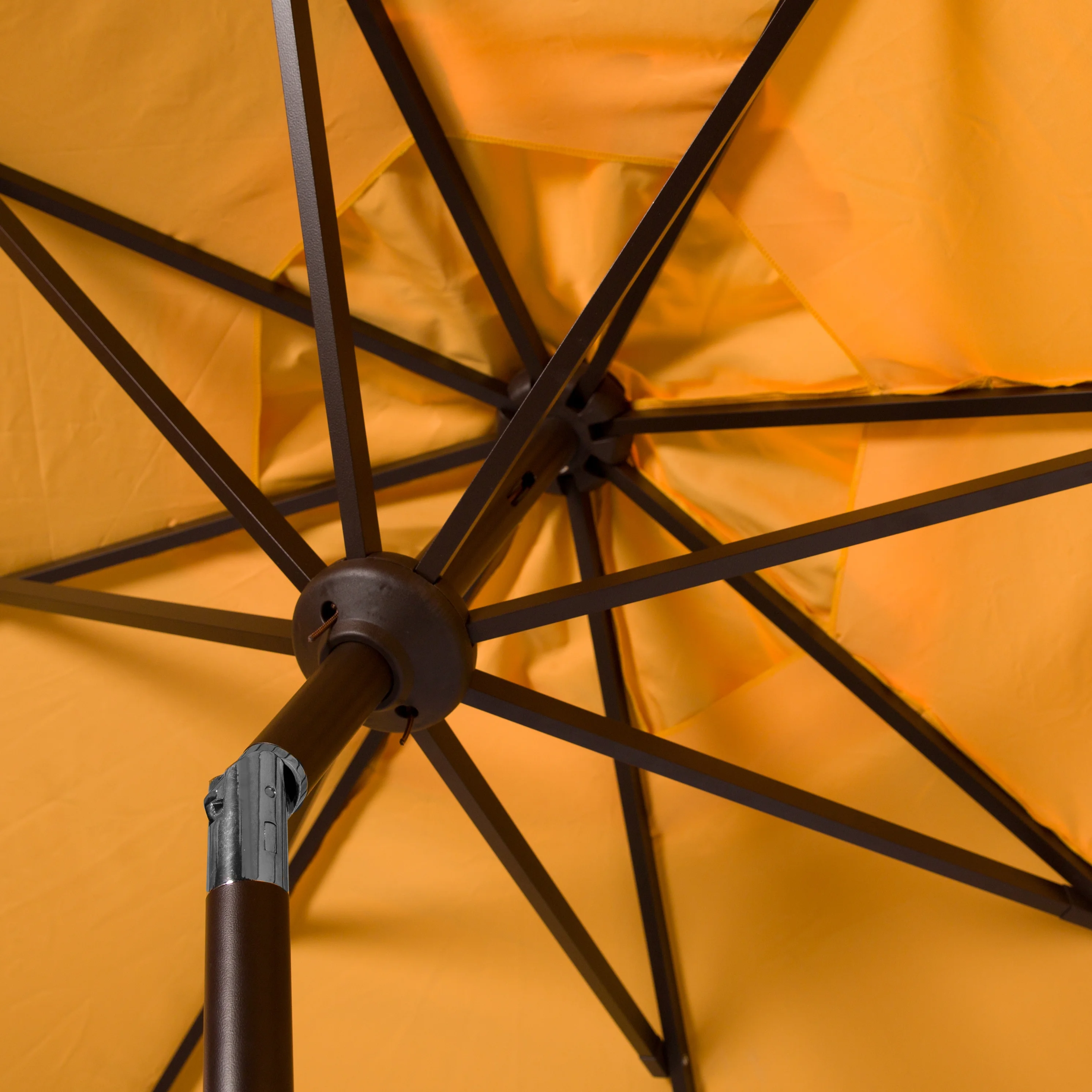 Safavieh Venice 9' Market Crank Tilt Patio Umbrella, Navy/White - Image 37
