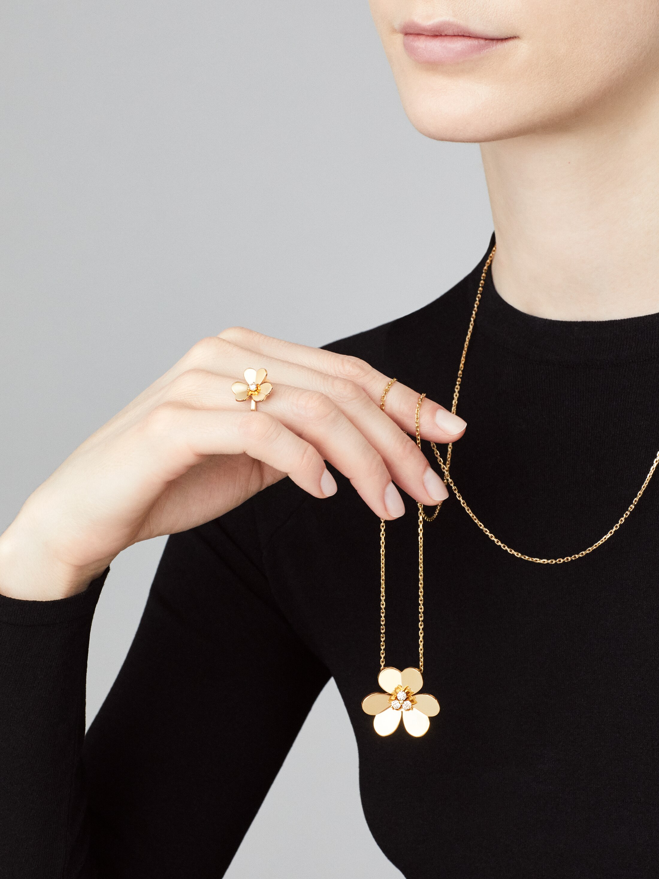 Replicate Frivole ring, 1 flower, small model(1:1 replica) - Original Replica Club
