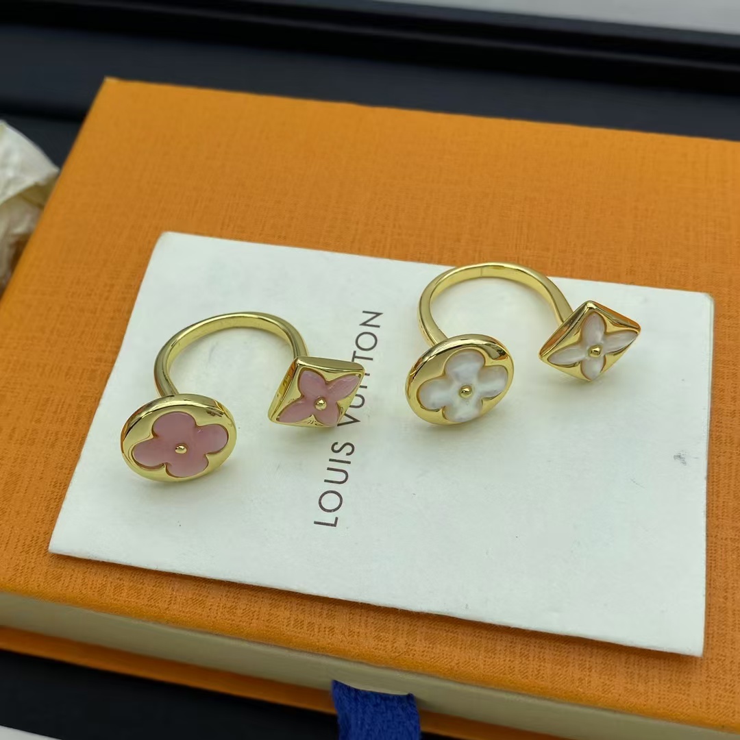 Louis Vuitton Classic Ring - Original Replica Club