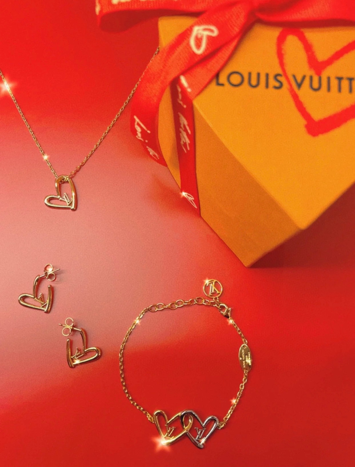 Louis Vuitton Hollow Heart Pendant Necklace - Original Replica Club