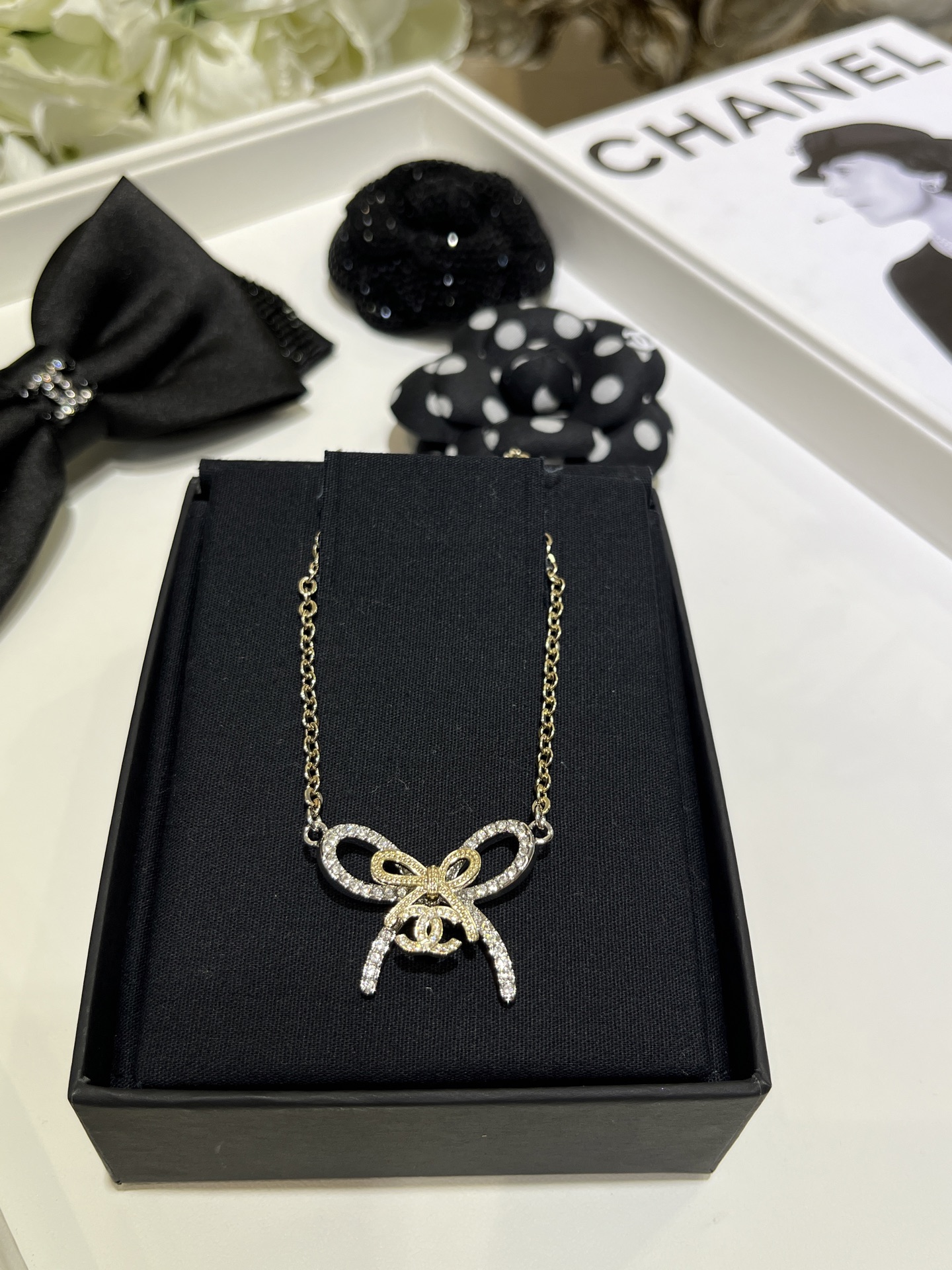 Chanel Color-blocked Full Rhinestones Bow Necklace - Original Replica Club