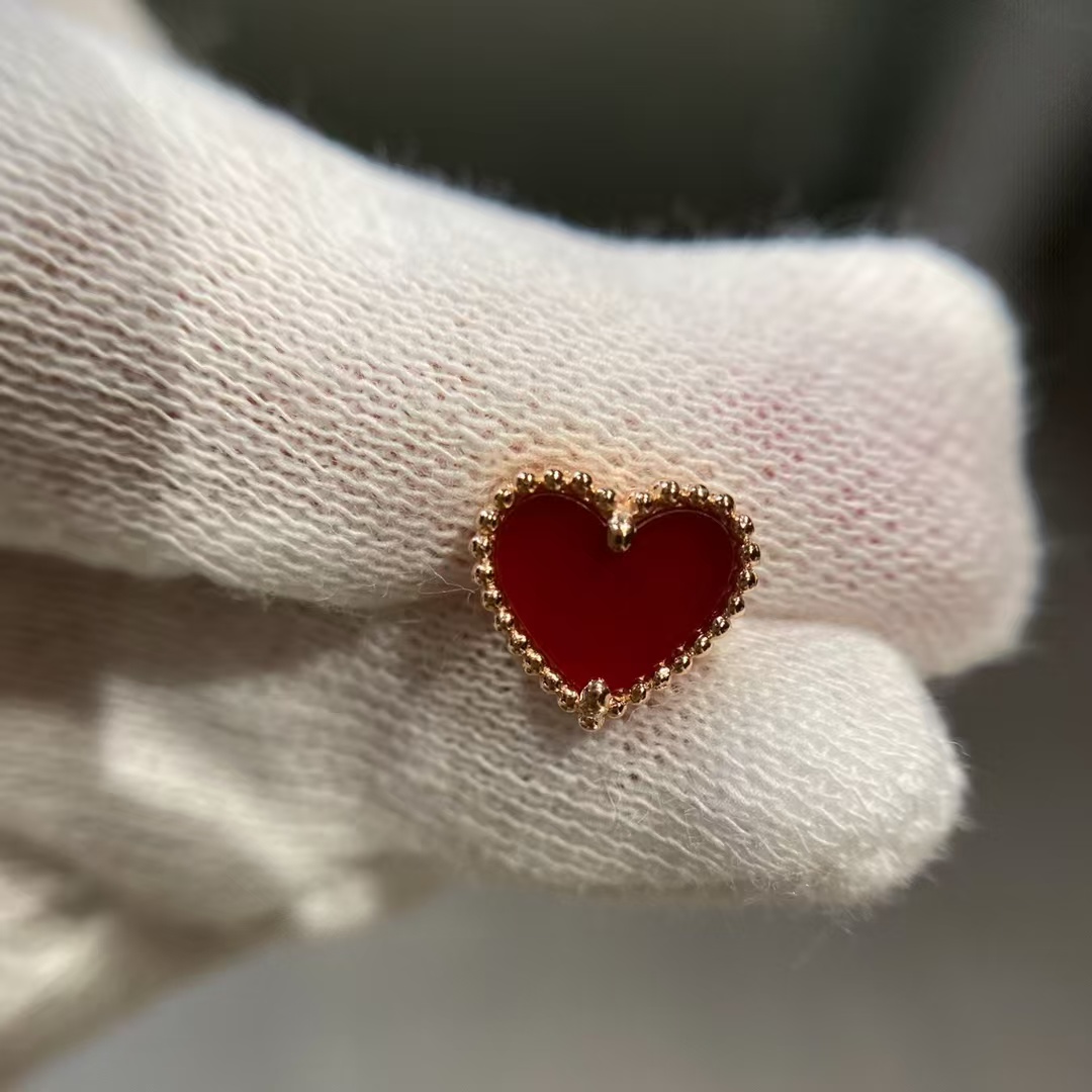 VCA Heart Stud Earrings - Original Replica Club