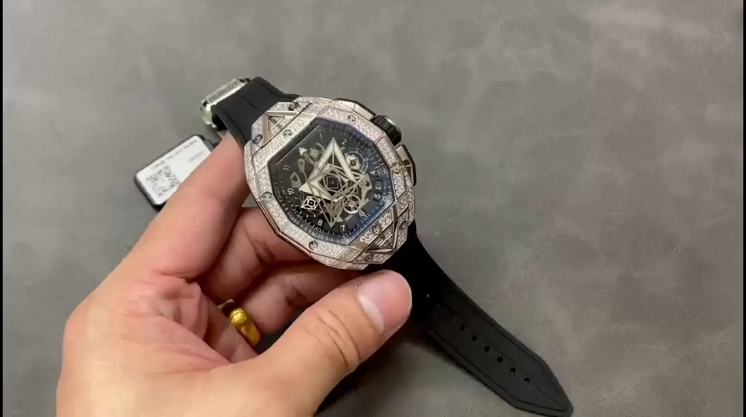 Hublot Spirit of Big Bang 648.NX.0107.RX.1604.MXM23 42mm