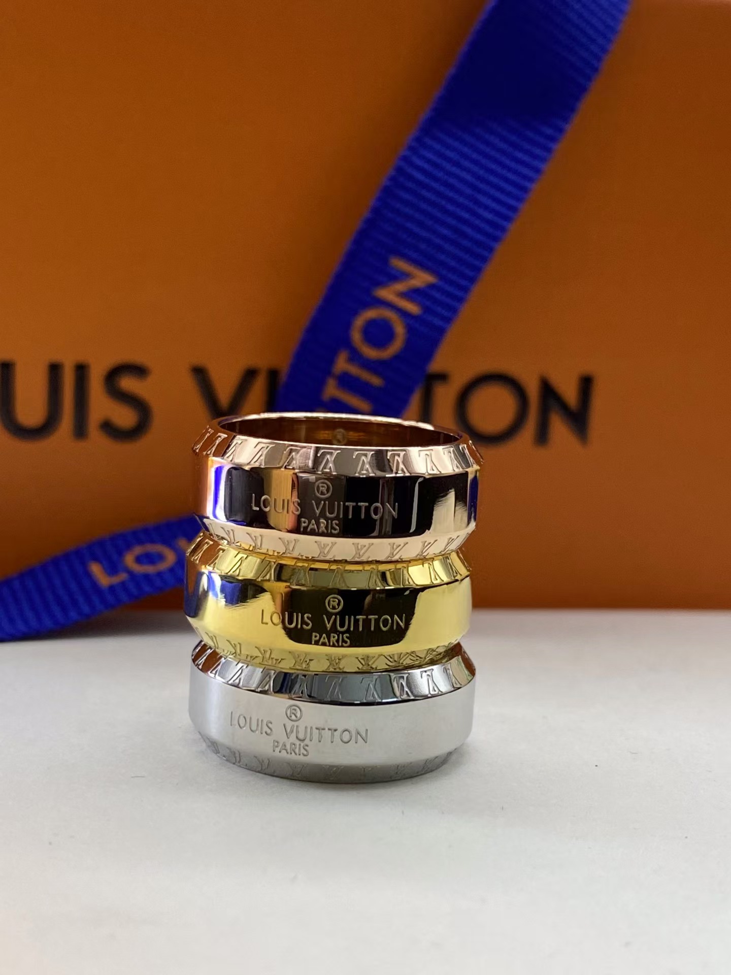 Louis Vuitton Unisex Wide Ring - Original Replica Club