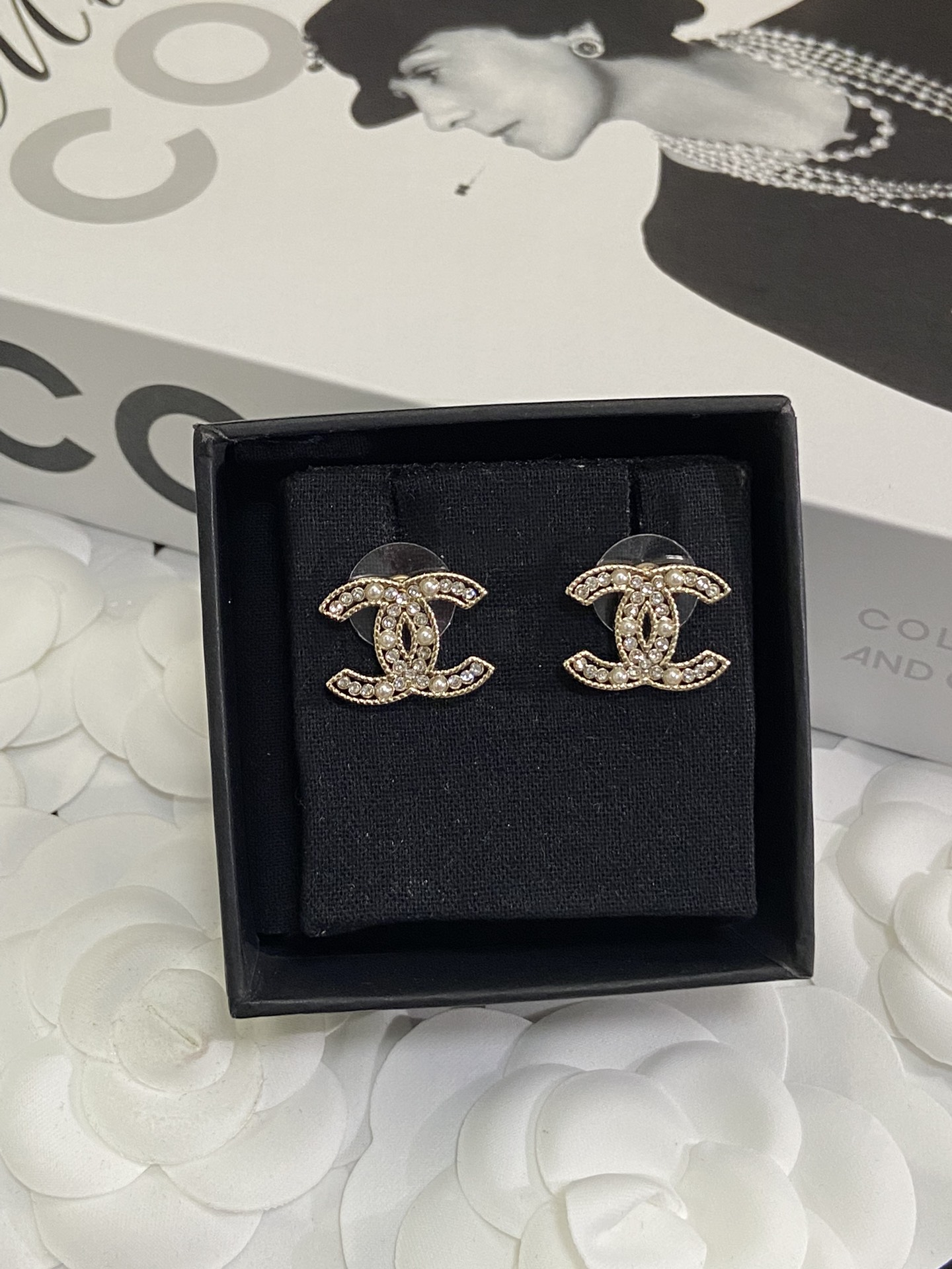 Chanel Pearl Brooch Earrings Bracelet Necklace - Original Replica Club