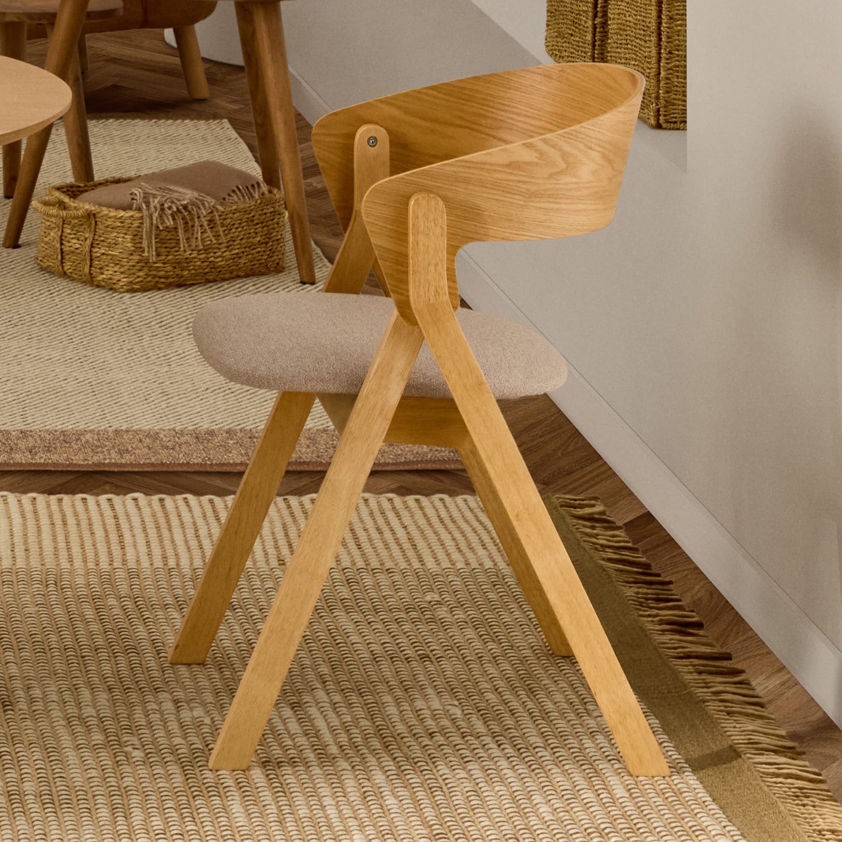 Kave Home Godia Eetkamerstoel - Eiken / Beige