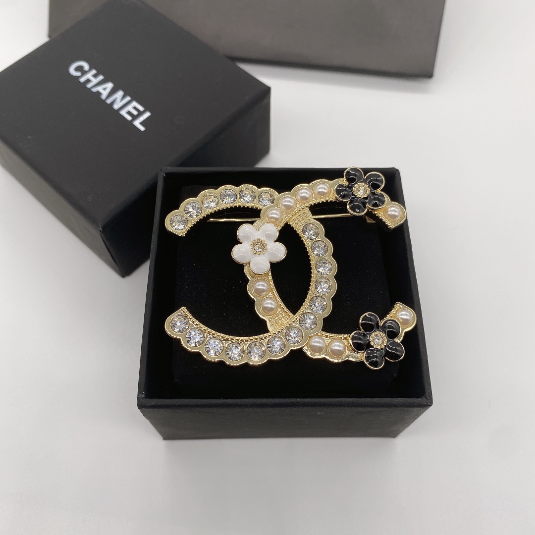 Chanel 3 Flowers Diamond Pearl Paved Brooch - Original Replica Club