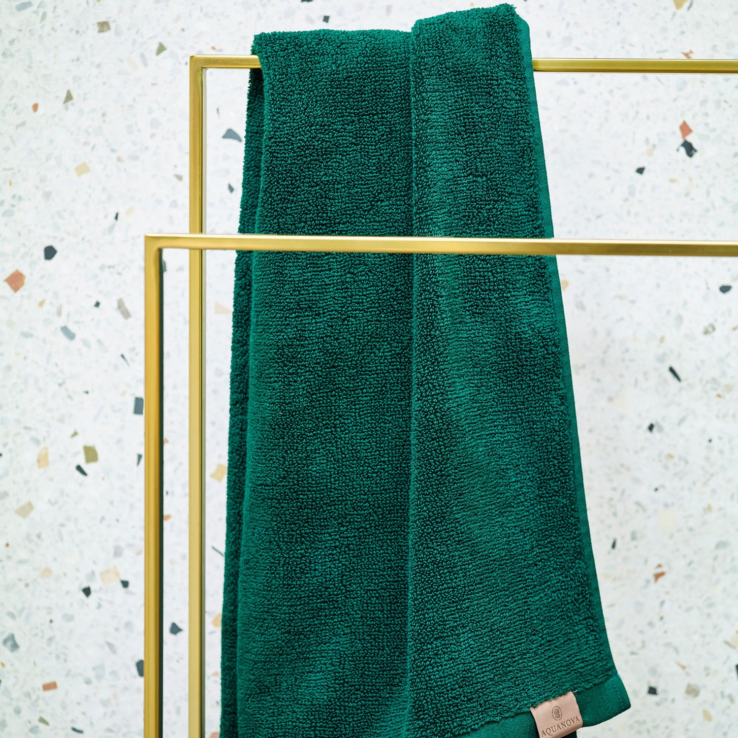Aquanova Yuri Handdoekenrek - Goud