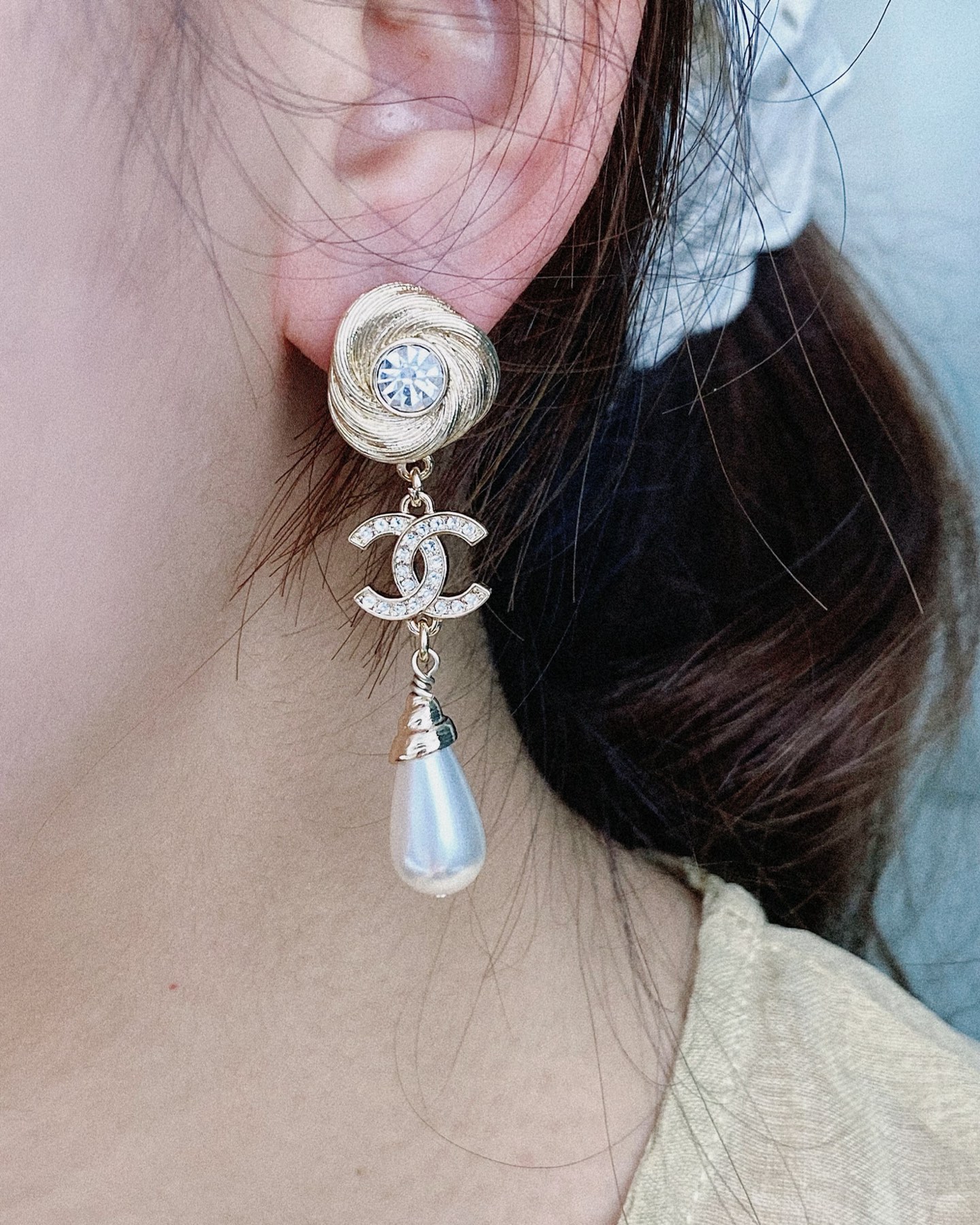 Chanel Vintage Teardrop Pearl Dangle Earrings - Original Replica Club