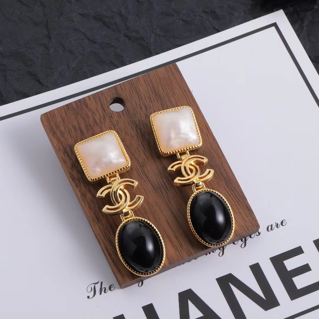 Chanel Retro Style Earrings - Original Replica Club