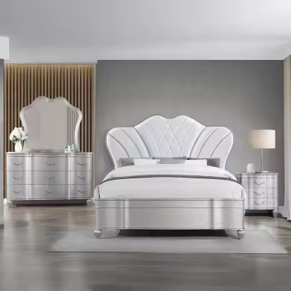 Eros King 4PC Bedroom Set with Manufactured Wood & Tufted Detailing in Silver