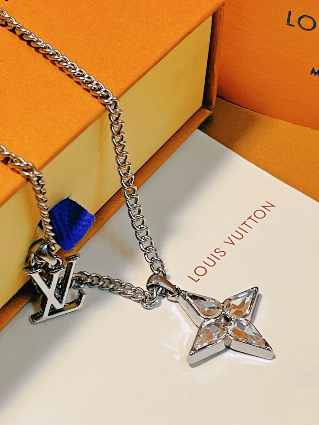 Louis Vuitton Unisex Clover LV Charm Necklace - Original Replica Club