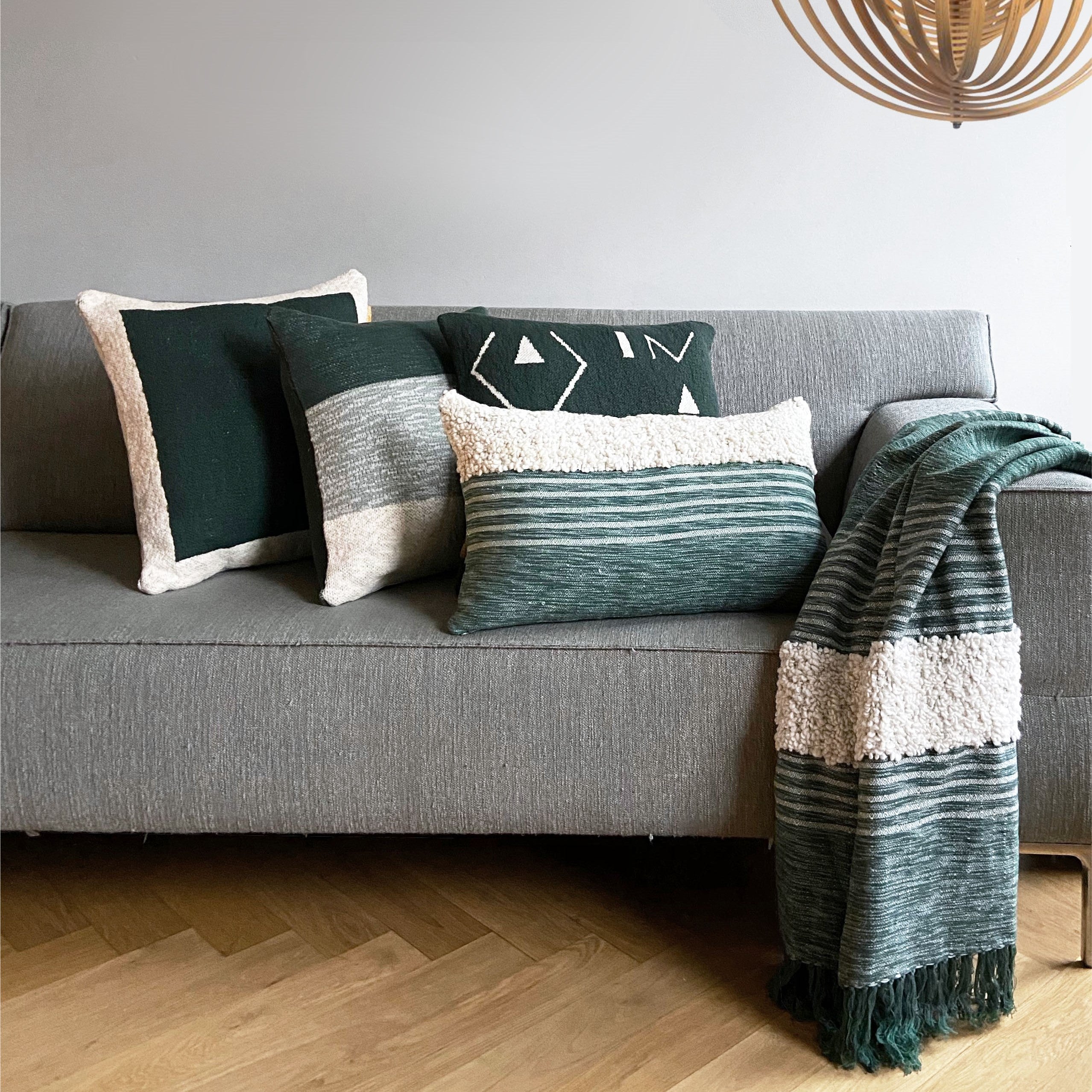 Malagoon Solid Poster Gebreid Sierkussen 50 x 50 cm - Green